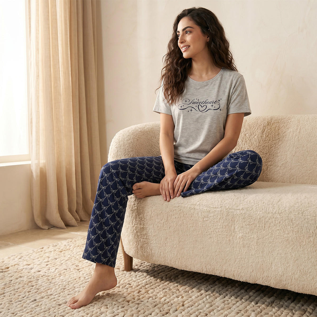 طقم بيجاما فيسكوز ناعم بتصميم مطبوع من تيشيرت وبنطلون-women-clothing-nightwear-pyjamas-longsets-image-6