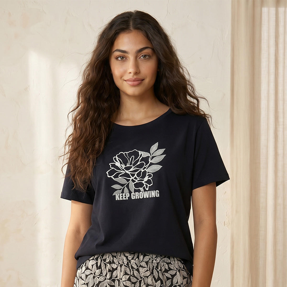 طقم تيشيرت وبنطلون بيجاما فيسكوز بطبعات-women-clothing-nightwear-pyjamas-longsets-image-3