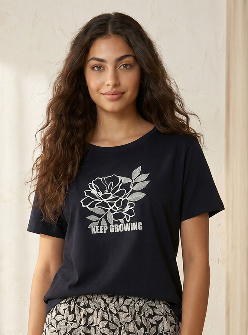 طقم تيشيرت وبنطلون بيجاما فيسكوز بطبعات-women-clothing-nightwear-pyjamas-longsets-image-3
