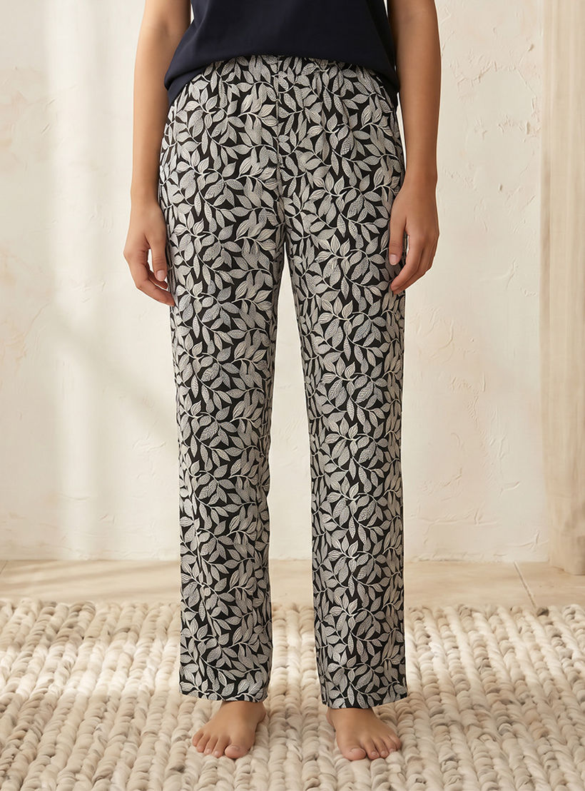 طقم تيشيرت وبنطلون بيجاما فيسكوز بطبعات-women-clothing-nightwear-pyjamas-longsets-image-5