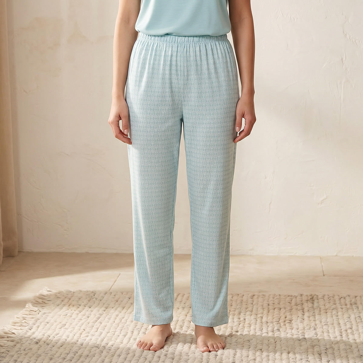 طقم بيجاما فيسكوز ناعم بتصميم مطبوع من تيشيرت وبنطلون-women-clothing-nightwear-pyjamas-longsets-image-5