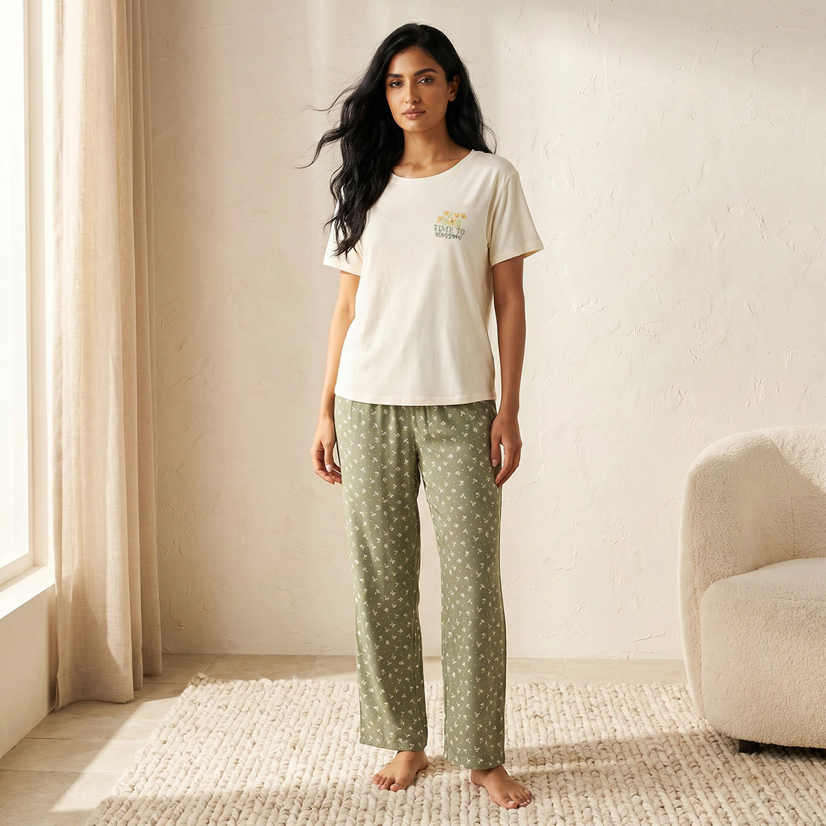 طقم بيجاما فيسكوز ناعم بنقشة زهور أنيقة-women-clothing-nightwear-pyjamas-longsets-image-1