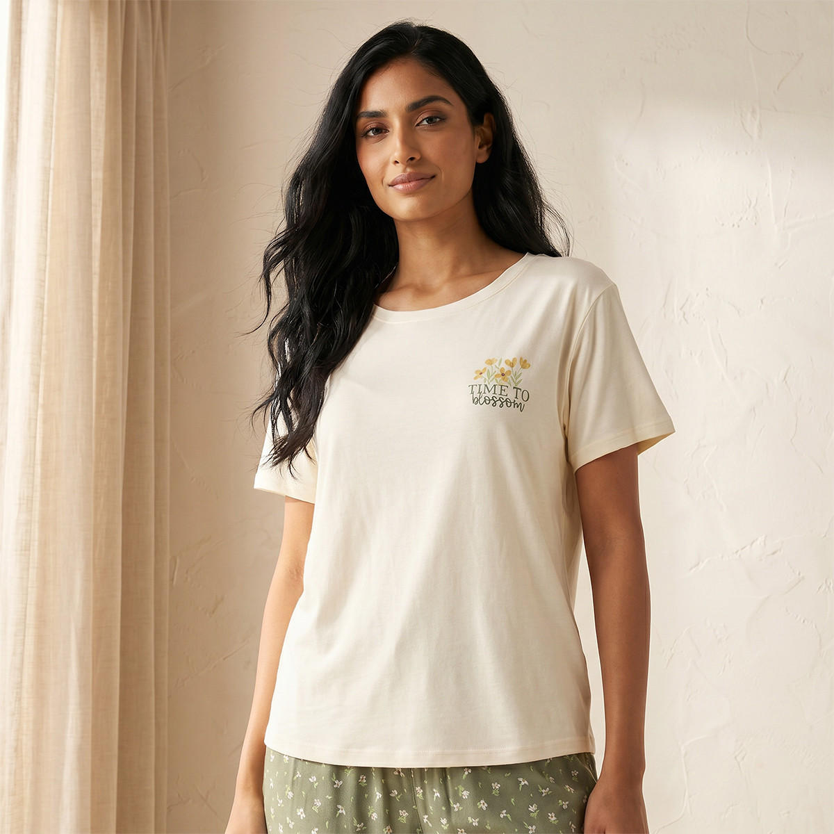 طقم بيجاما فيسكوز ناعم بنقشة زهور أنيقة-women-clothing-nightwear-pyjamas-longsets-image-3