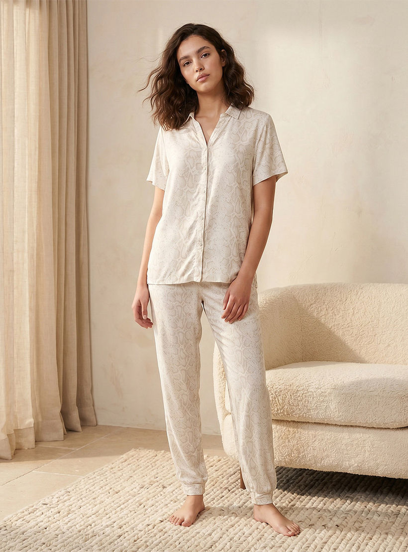 طقم بيجاما قميص وبنطلون بطبعات-women-clothing-nightwear-pyjamas-longsets-image-1