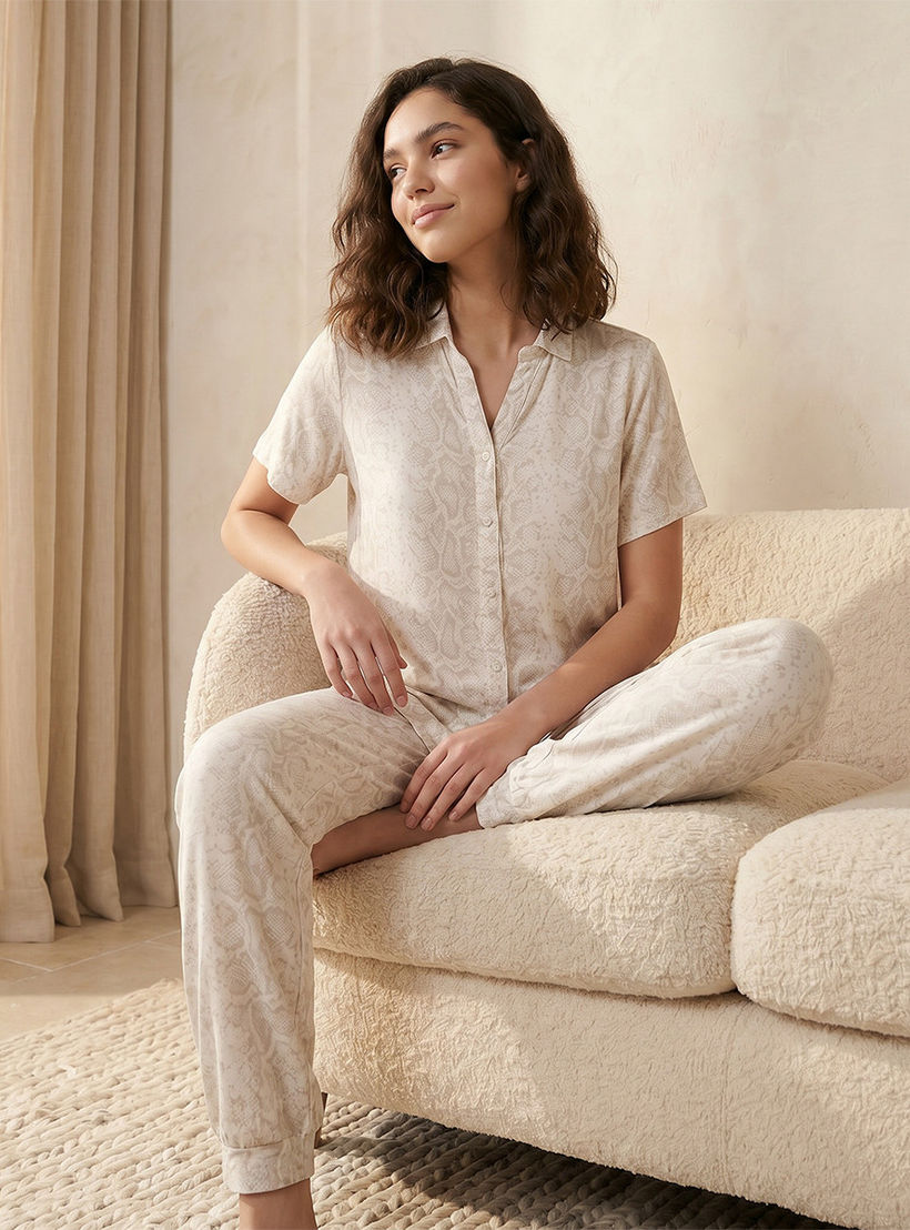 طقم بيجاما قميص وبنطلون بطبعات-women-clothing-nightwear-pyjamas-longsets-image-6