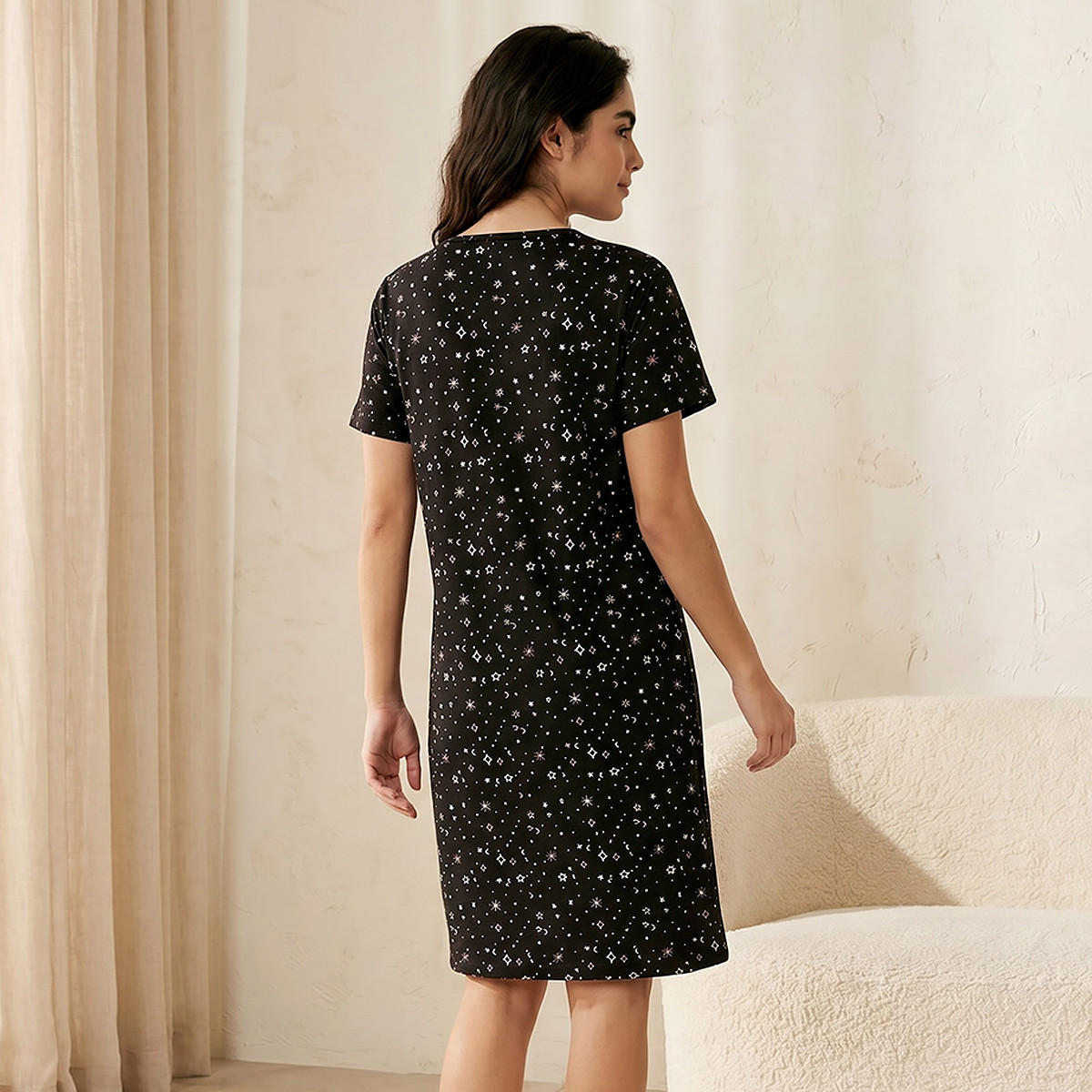 قميص نوم قطن طول الركبة بأكمام قصيرة وطبعات-women-clothing-nightwear-nighties-image-4