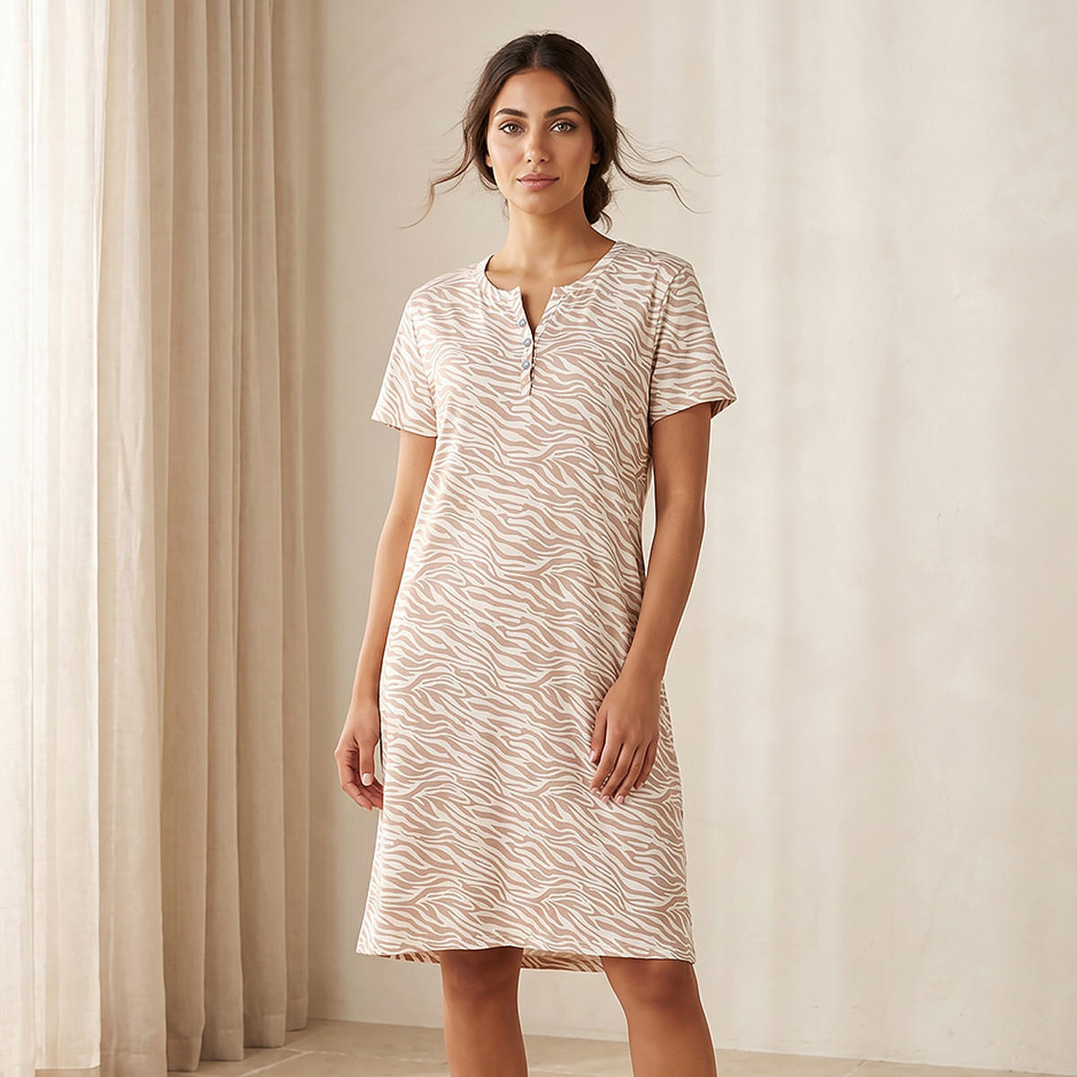 قميص نوم قطن طول الركبة بأكمام قصيرة وطبعات-women-clothing-nightwear-nighties-image-1