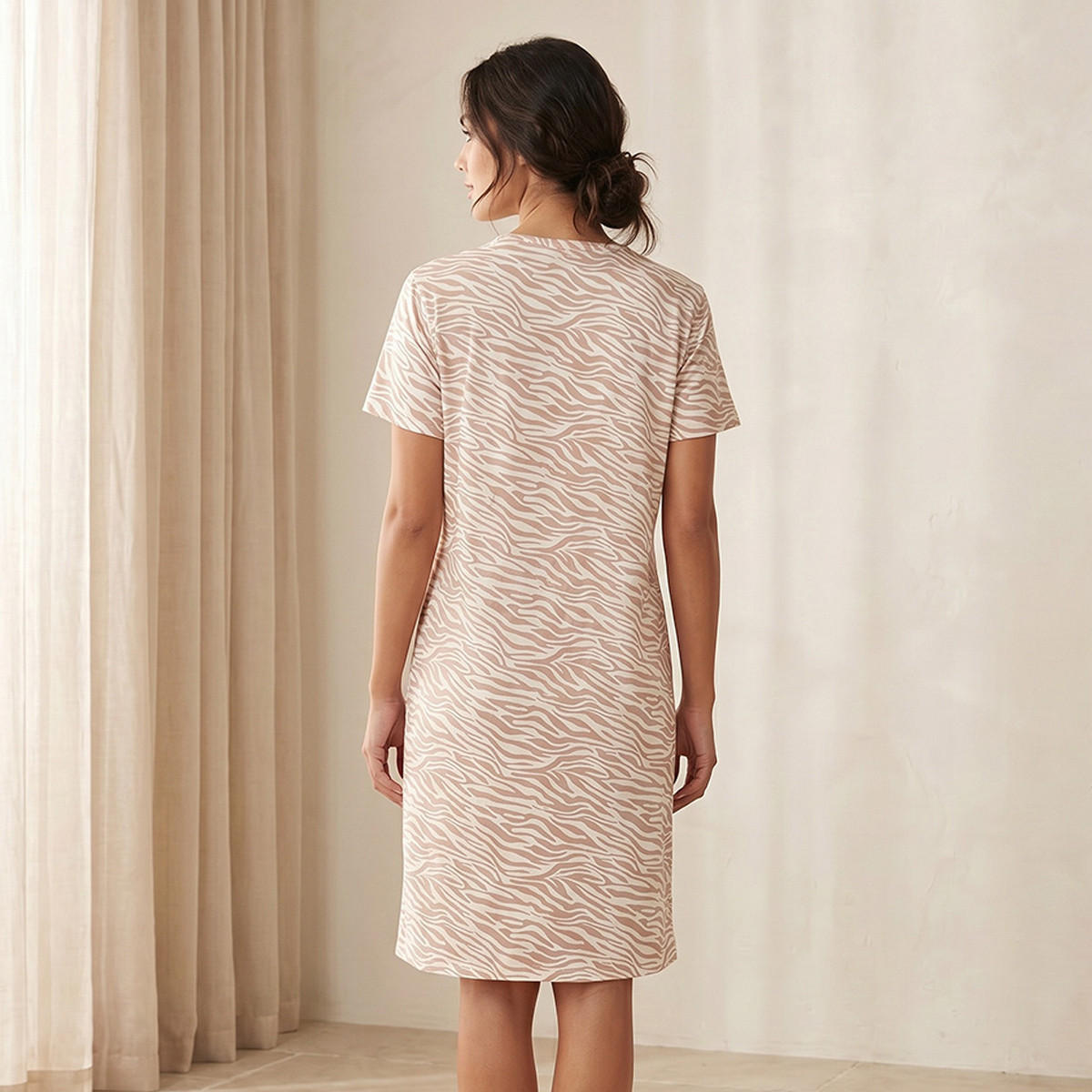 قميص نوم قطن طول الركبة بأكمام قصيرة وطبعات-women-clothing-nightwear-nighties-image-4