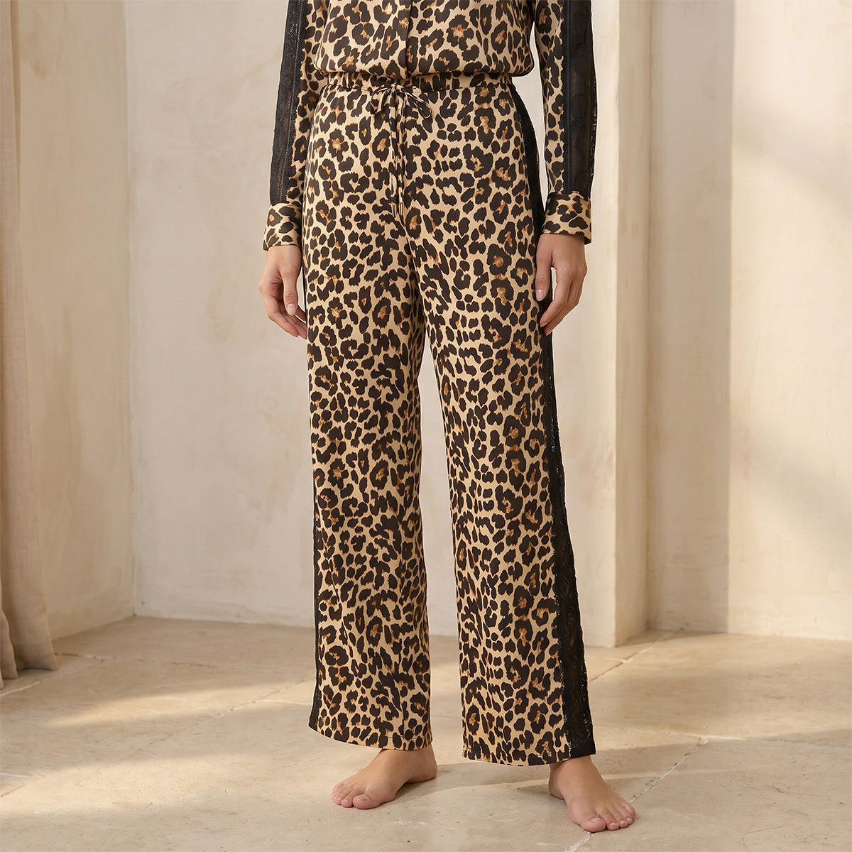 طقم بيجاما بقميص وبنطلون بطبعات حيوانات من سبلاش إنتيميتس-women-clothing-nightwear-pyjamas-longsets-image-5