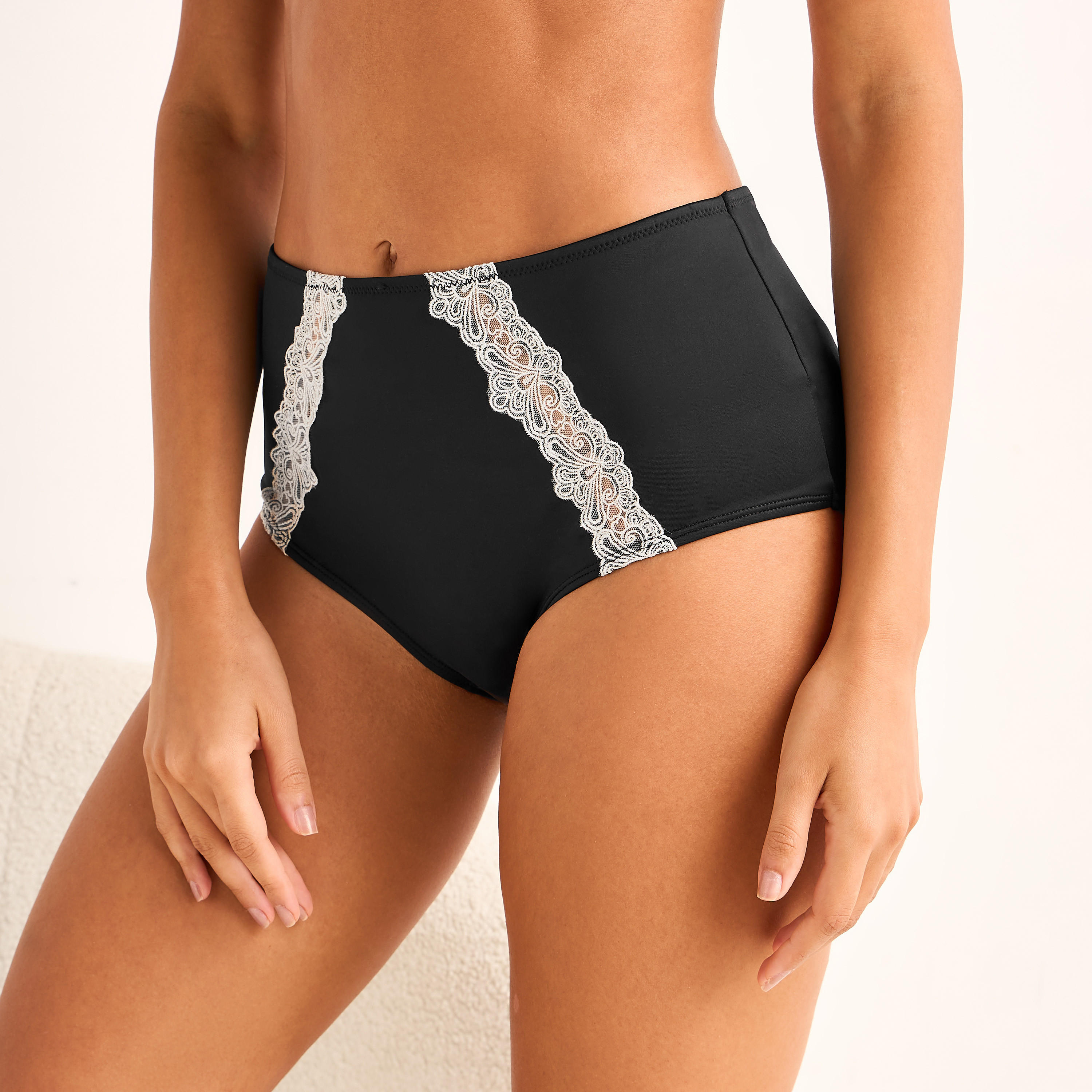 سروال داخلي بتفاصيل دانتيل-women-clothing-plussize-lingerie-panties-image-1