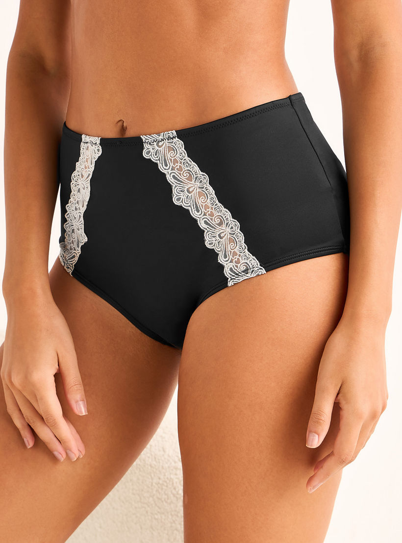 سروال داخلي بتفاصيل دانتيل-women-clothing-plussize-lingerie-panties-image-1