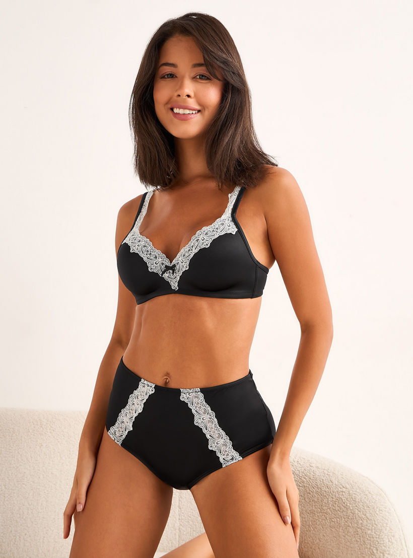 سروال داخلي بتفاصيل دانتيل-women-clothing-plussize-lingerie-panties-image-4