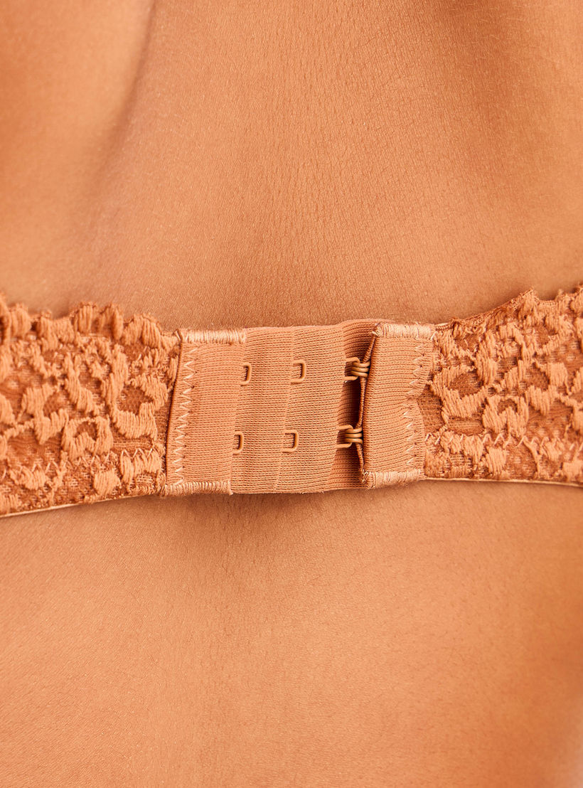 صدرية دانتيل دون أسلاك بتصميم زهري وتغطية متوسطة-women-clothing-lingerie-bras-image-4