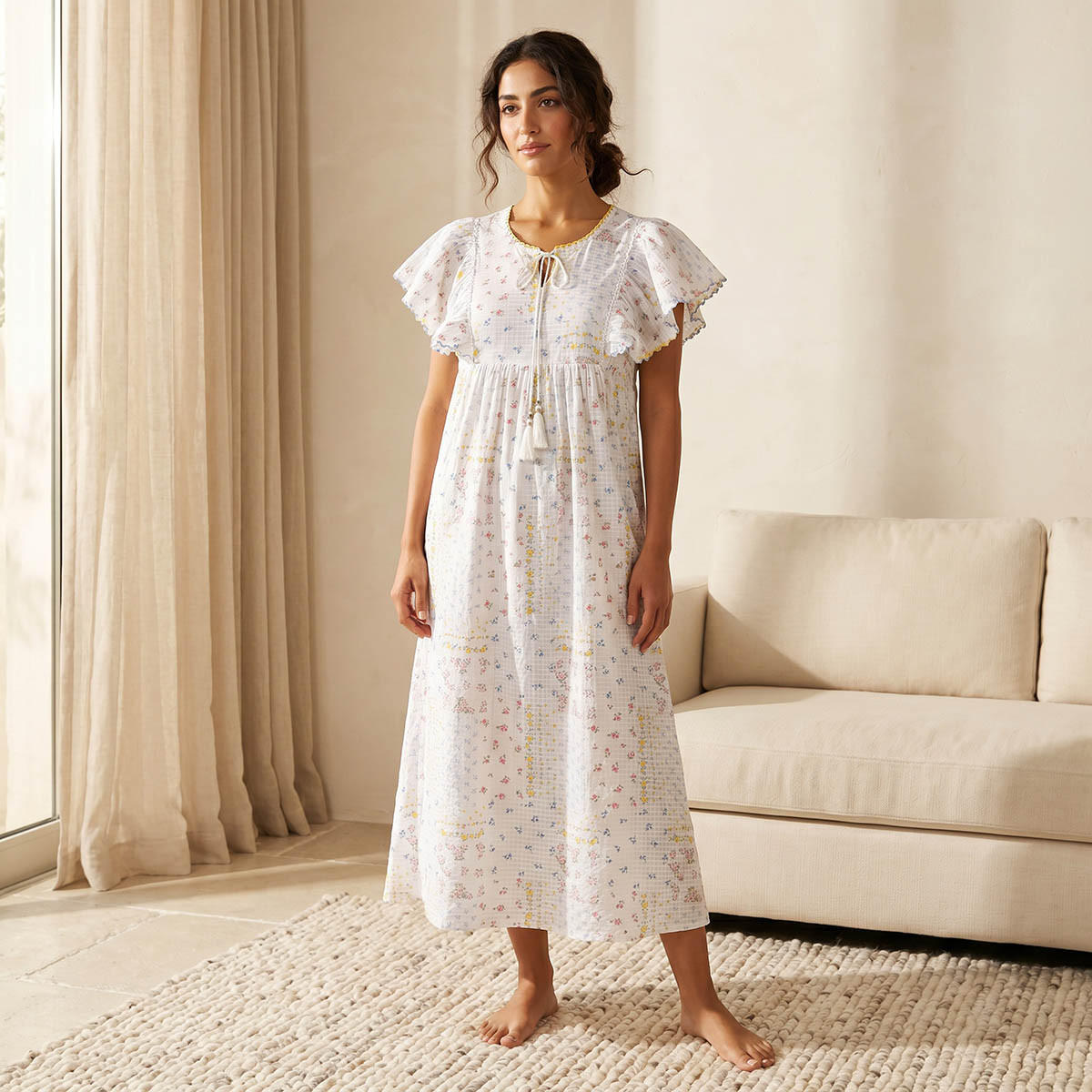 قميص نوم بطبعات زهور وأكمام واسعة من سبلاش إنتيميتس-women-clothing-nightwear-nighties-image-1
