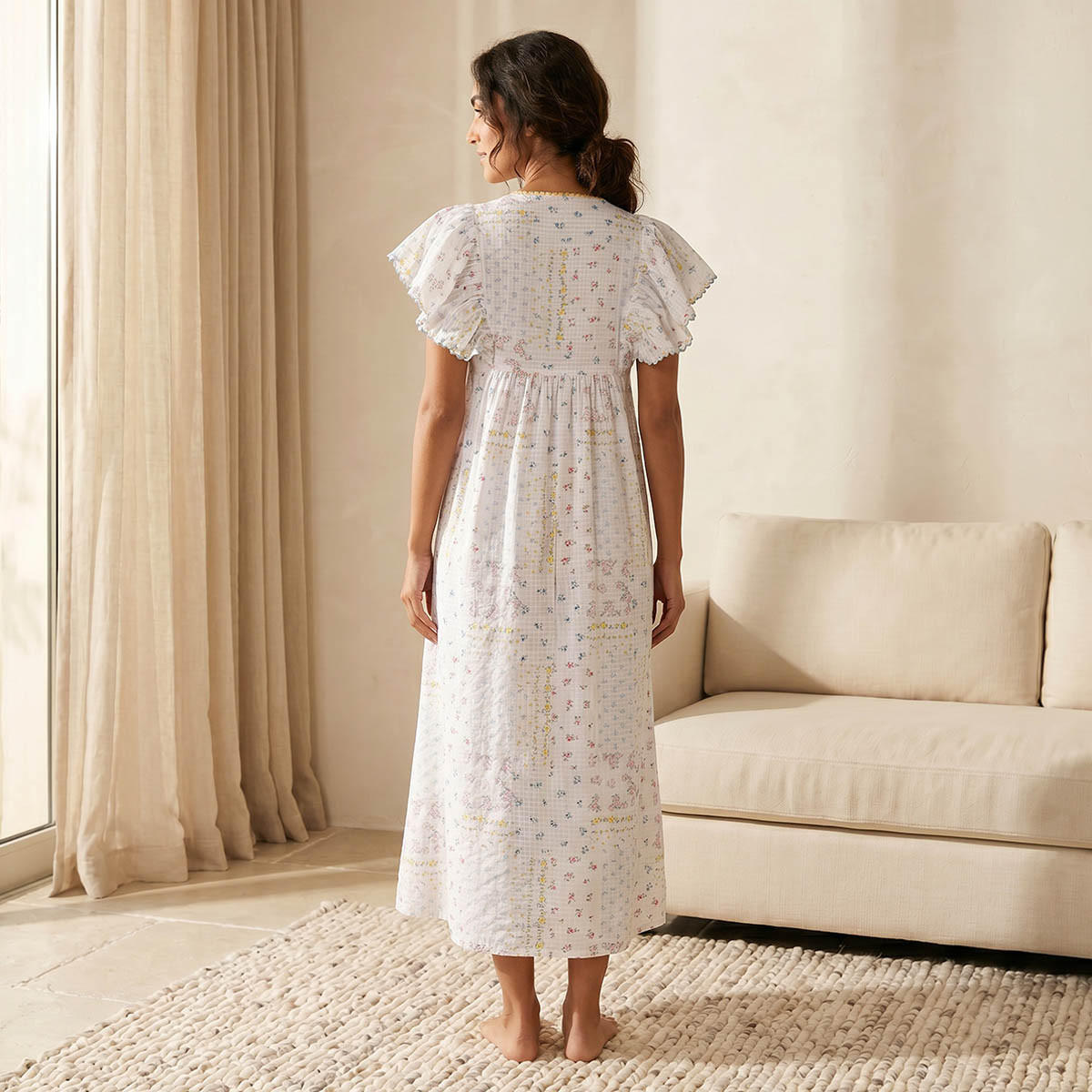 قميص نوم بطبعات زهور وأكمام واسعة من سبلاش إنتيميتس-women-clothing-nightwear-nighties-image-4
