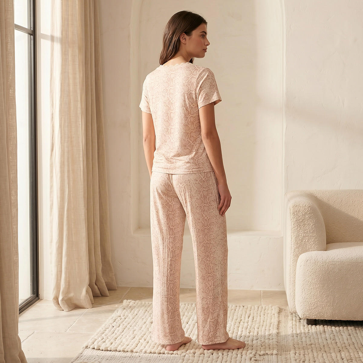 طقم بيجاما بلوزة وبنطلون بطبعات حيوانات من سبلاش إنتمتس-women-clothing-nightwear-pyjamas-longsets-image-4