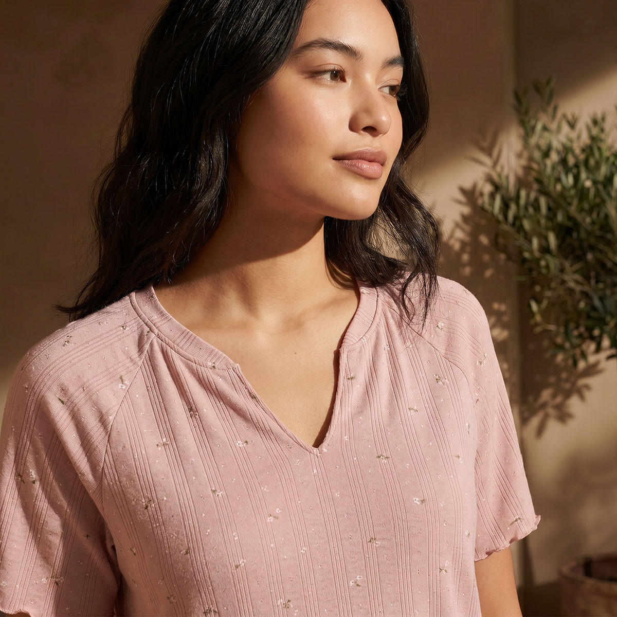 طقم بيجاما بوينتل تيشيرت بياقة V وشورت من سبلاش انتيميتس-women-clothing-nightwear-pyjamas-shortsets-image-7
