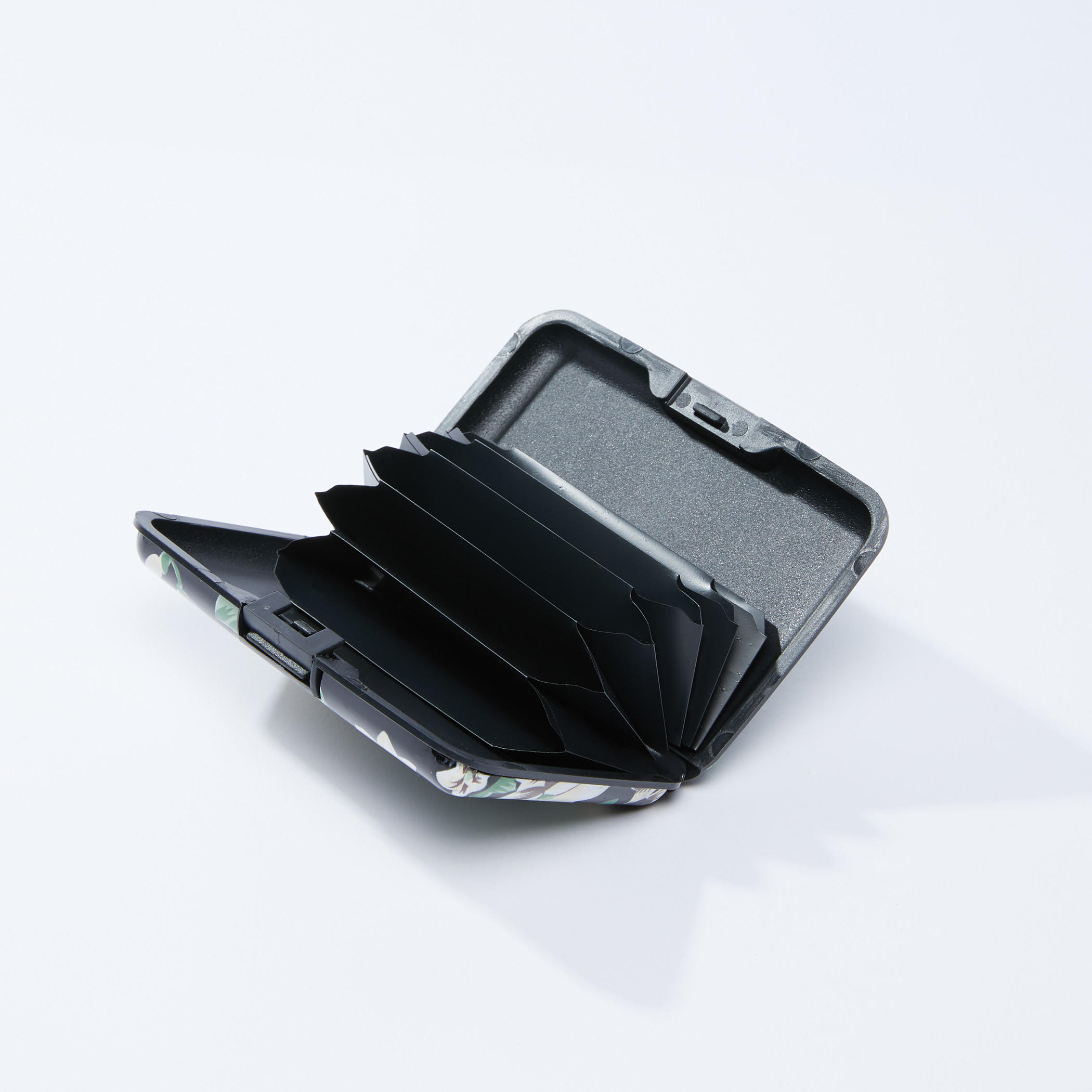 حامل بطاقات صلب متعدد الجيوب بطبعات-women-clothingaccessories-novelties-image-1