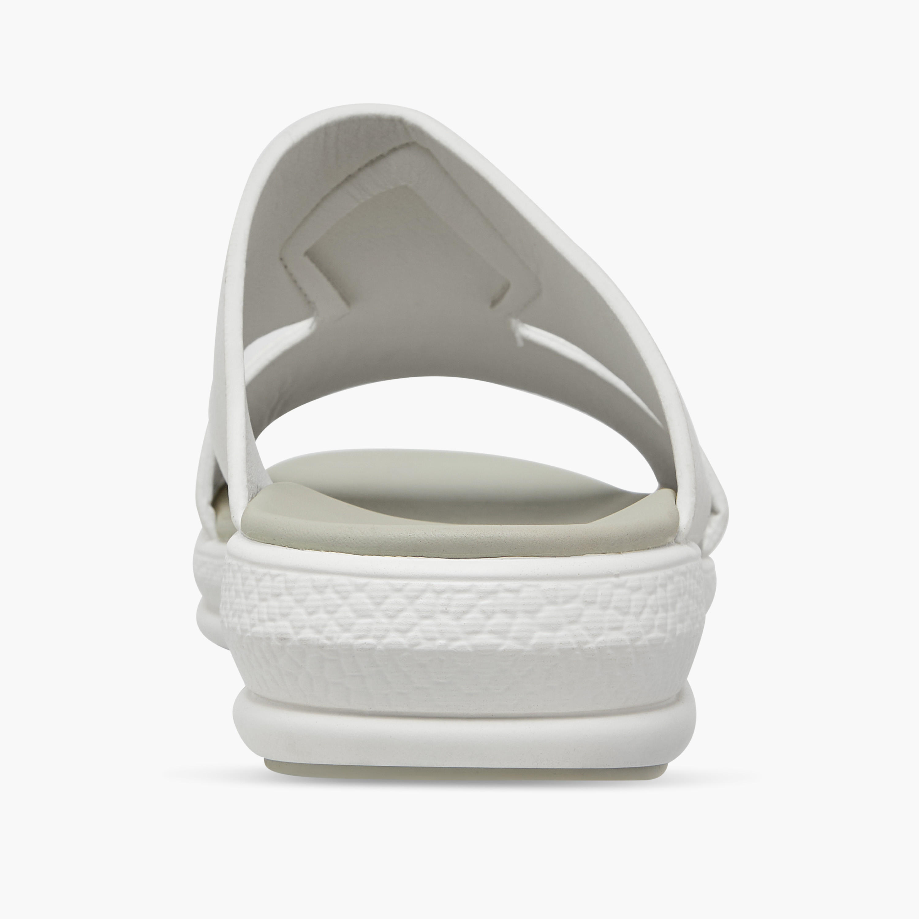 صندل سهل الارتداء بفرغ من أل بي أل من شو إكسبريس-men-shoes-sandals-image-5