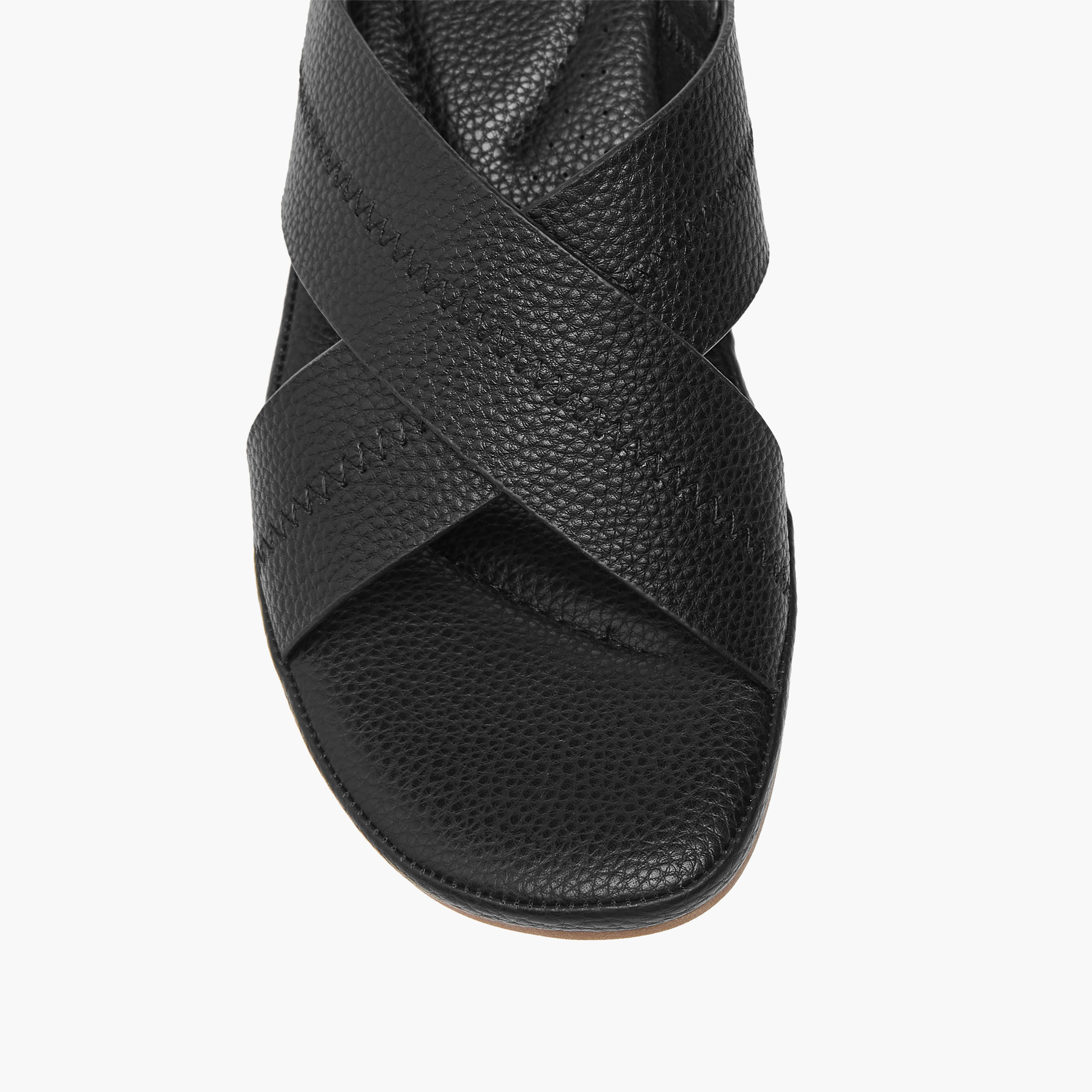 صندل مريح بارز الملمس بحزام متقاطع وكعب سميك وإبزيم إغلاق من فلورا بيلا-women-shoes-sandals-heeled-image-4