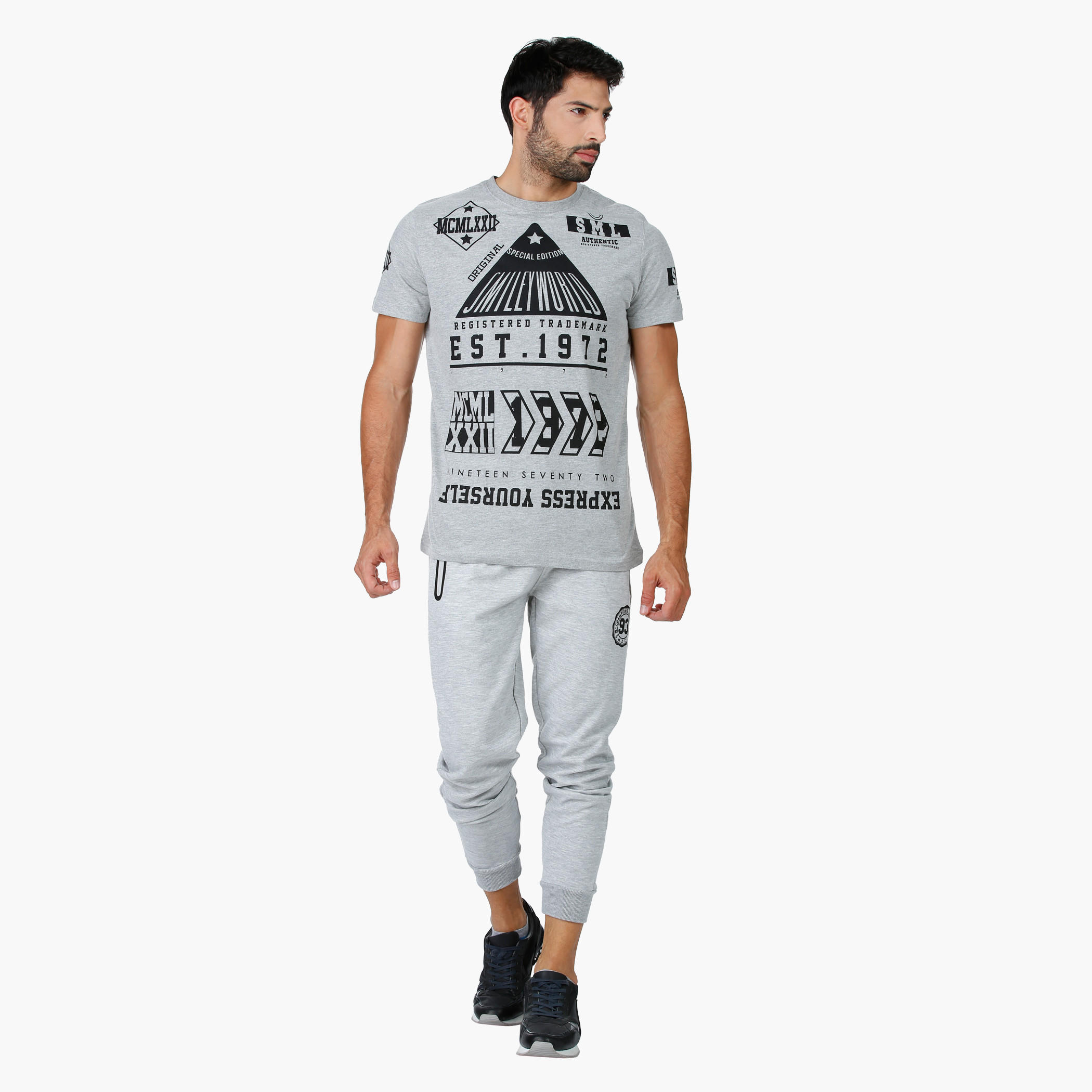 Smiley World T-Shirt in Regular Fit-men-clothing-tshirtsandpolos-tshirts-image-5