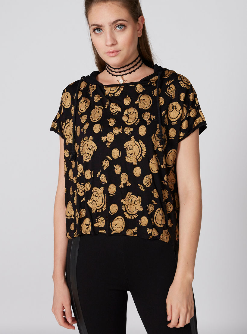 تيشيرت بياقة مستديرة وأكمام كاب وقبعة وطبعات سمايلي وورلد-women-clothing-tshirts-image-3