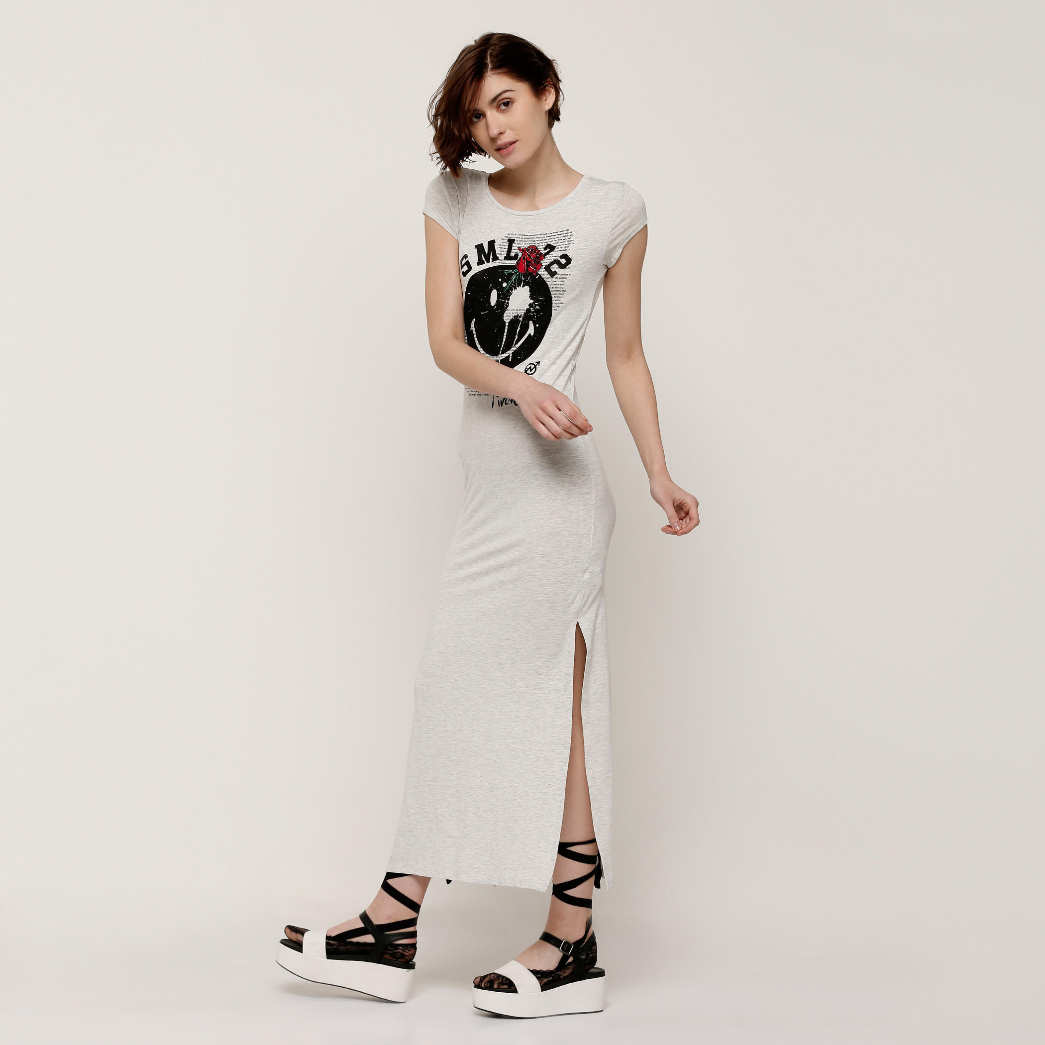 فستان طويل بياقة مستديرة وطبعات سمايلي وورلد-women-clothing-dresses-image-5