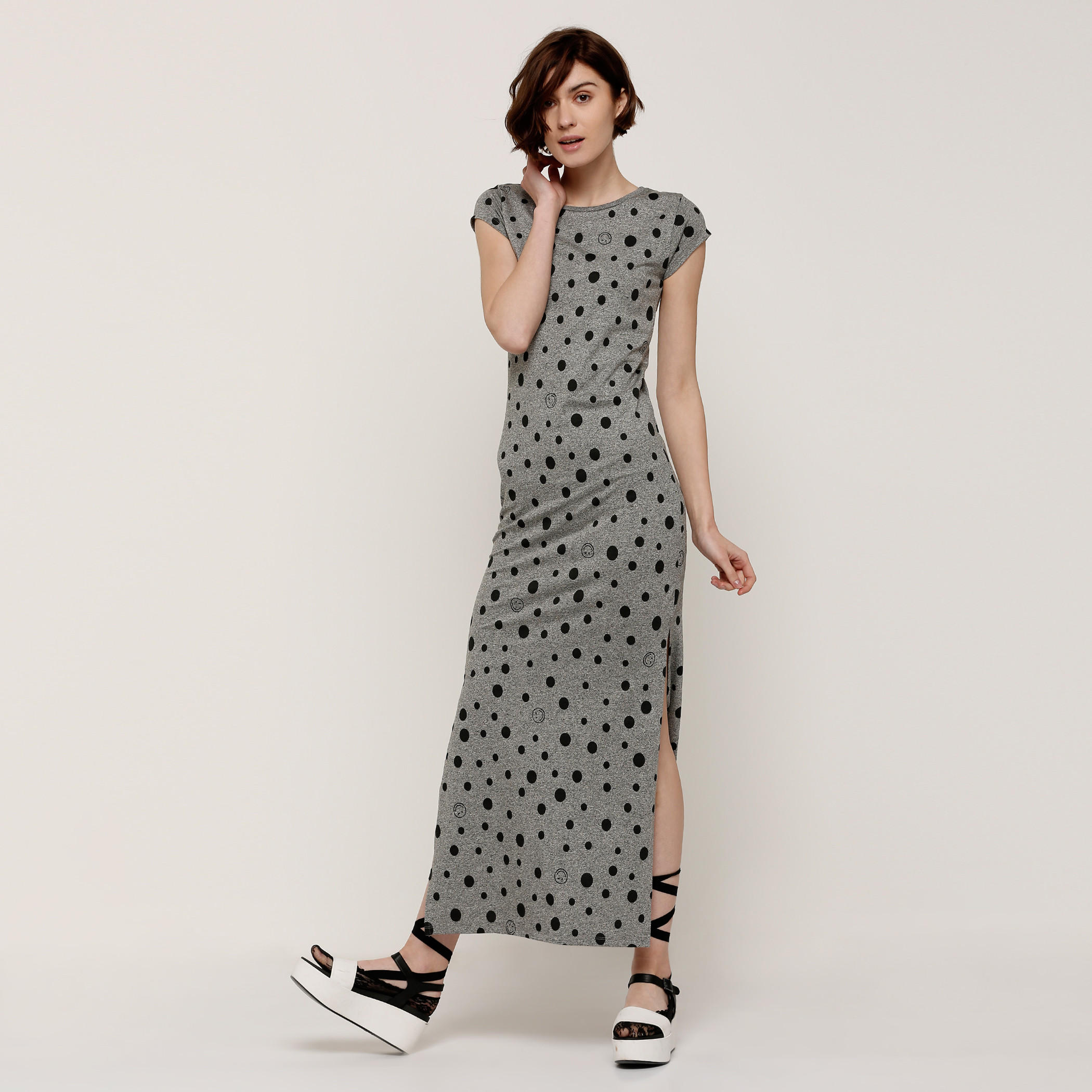 فستان طويل بياقة مستديرة وطبعات سمايلي وورلد-women-clothing-dresses-image-5