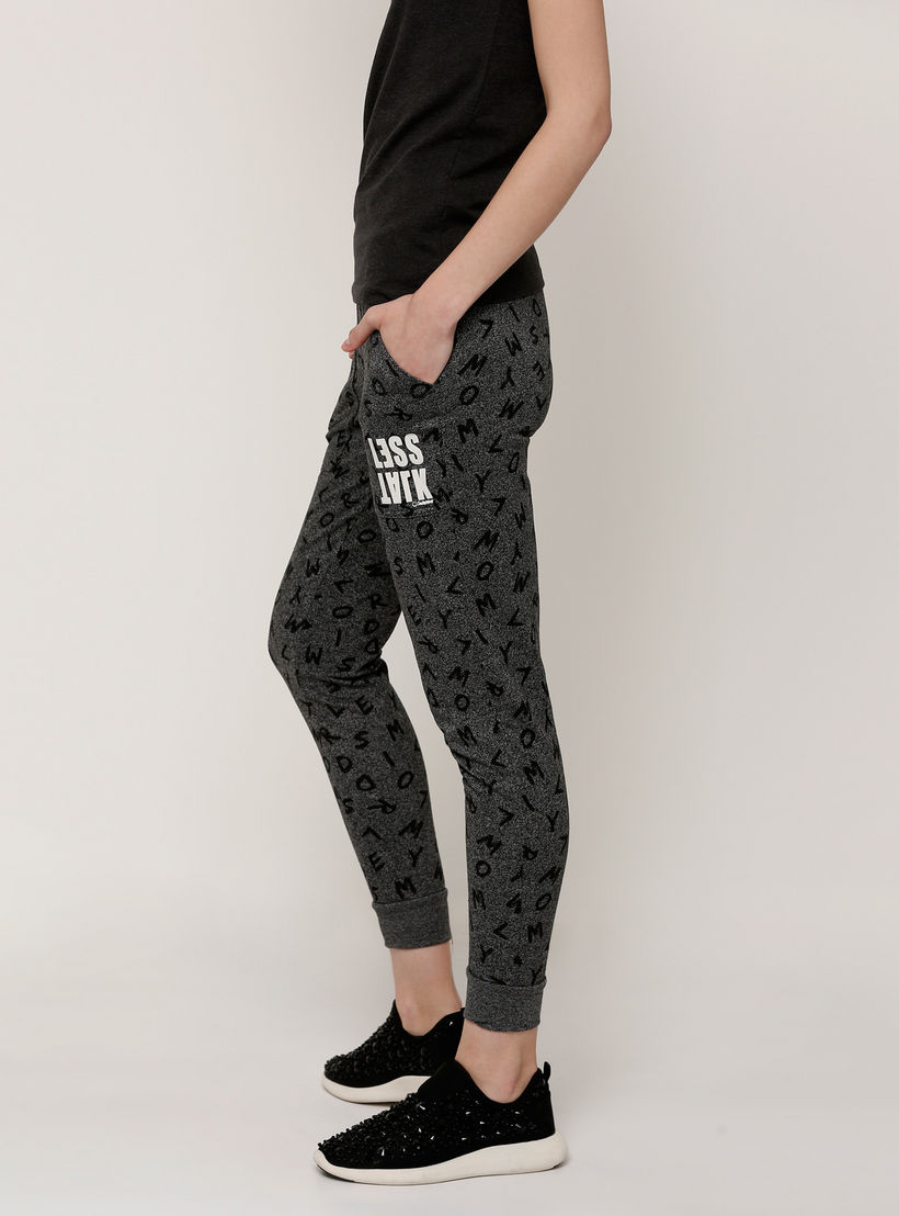 بنطال رياضي طويل بخصر مطاطّي وطبعات سمايلي وورلد-women-clothing-bottoms-joggers-image-3