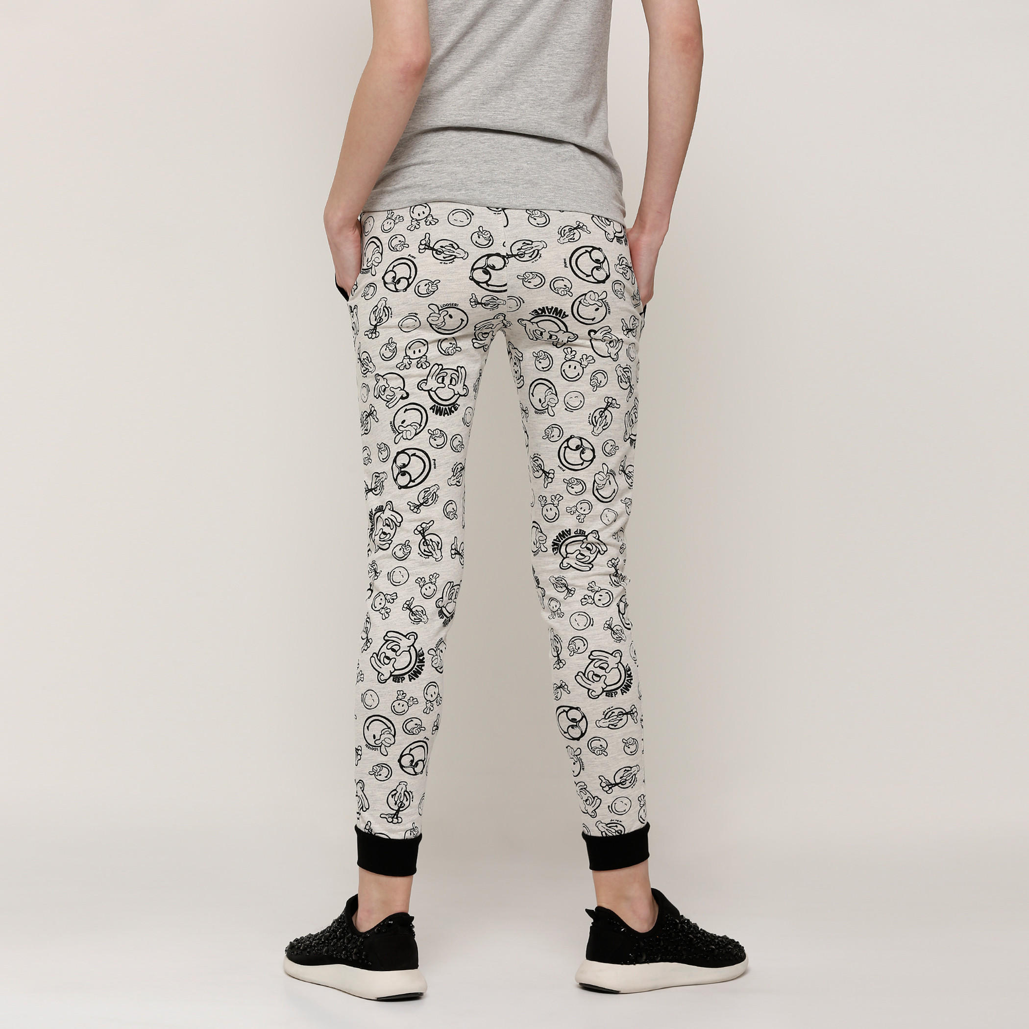 بنطال رياضي طويل بخصر مطاطّي وطبعات سمايلي وورلد-women-clothing-bottoms-joggers-image-2