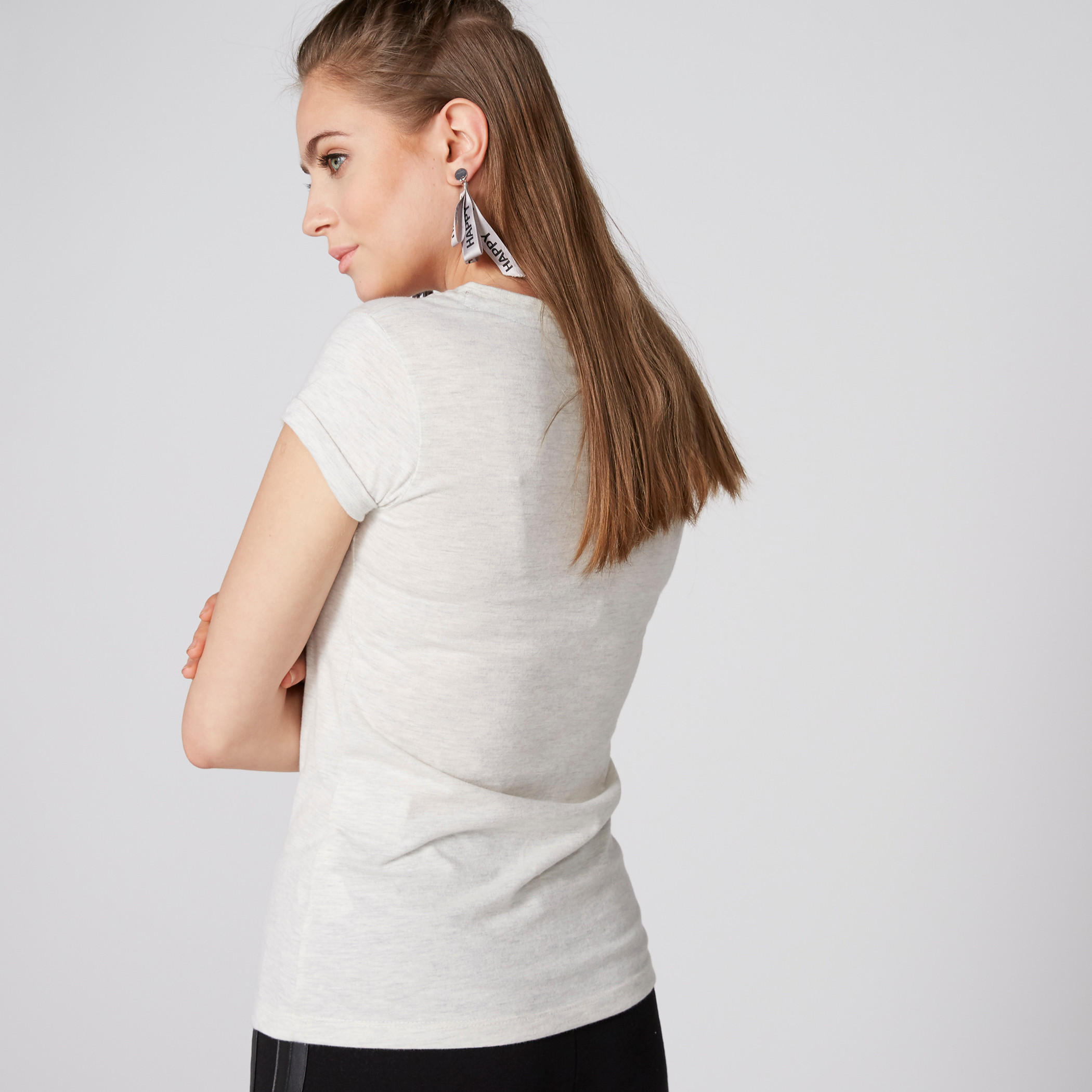 تيشيرت بياقة مستديرة وأكمام كاب وطبعات سمايلي وورلد-women-clothing-tshirts-image-2