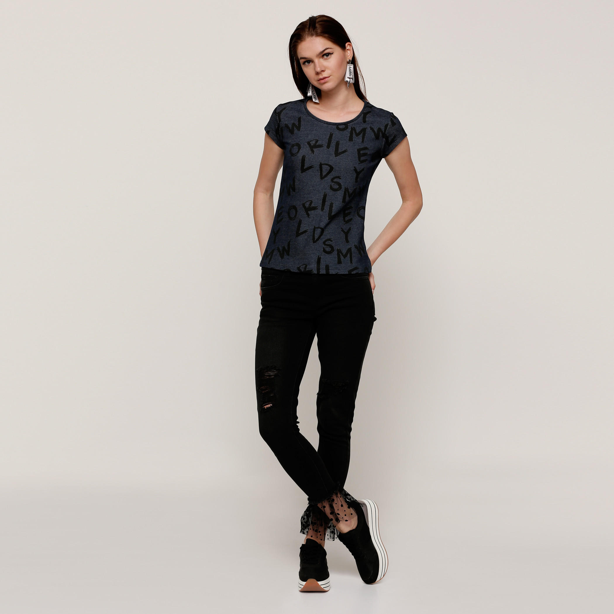 تيشيرت بياقة مستديرة وأكمام كاب وطبعات سمايلي وورلد-women-clothing-tshirts-image-1
