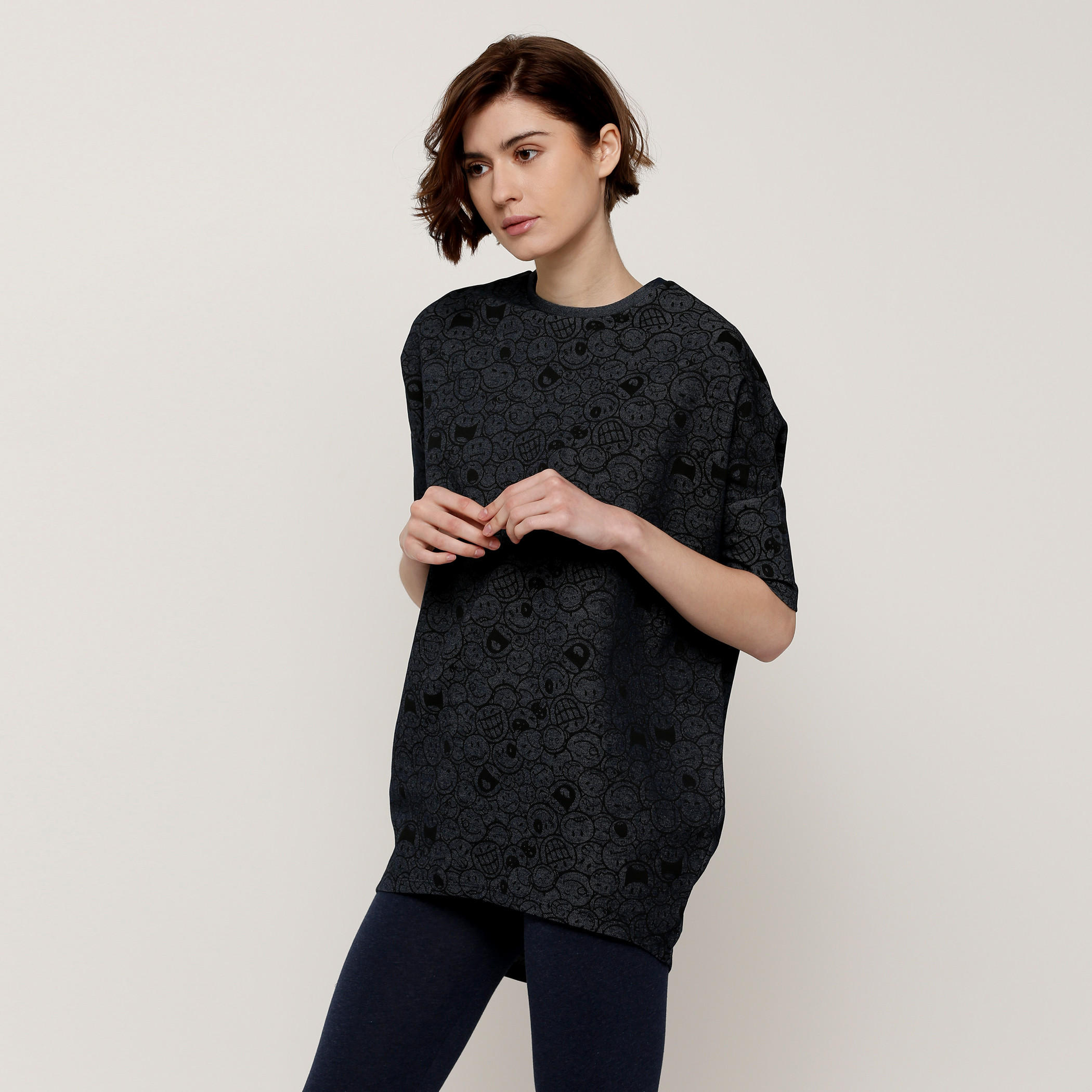 تونيك بياقة مستديرة وأكمام بطول 3/4 وطبعات سمايلي وورلد-women-clothing-shirtsandblouses-blouses-image-1