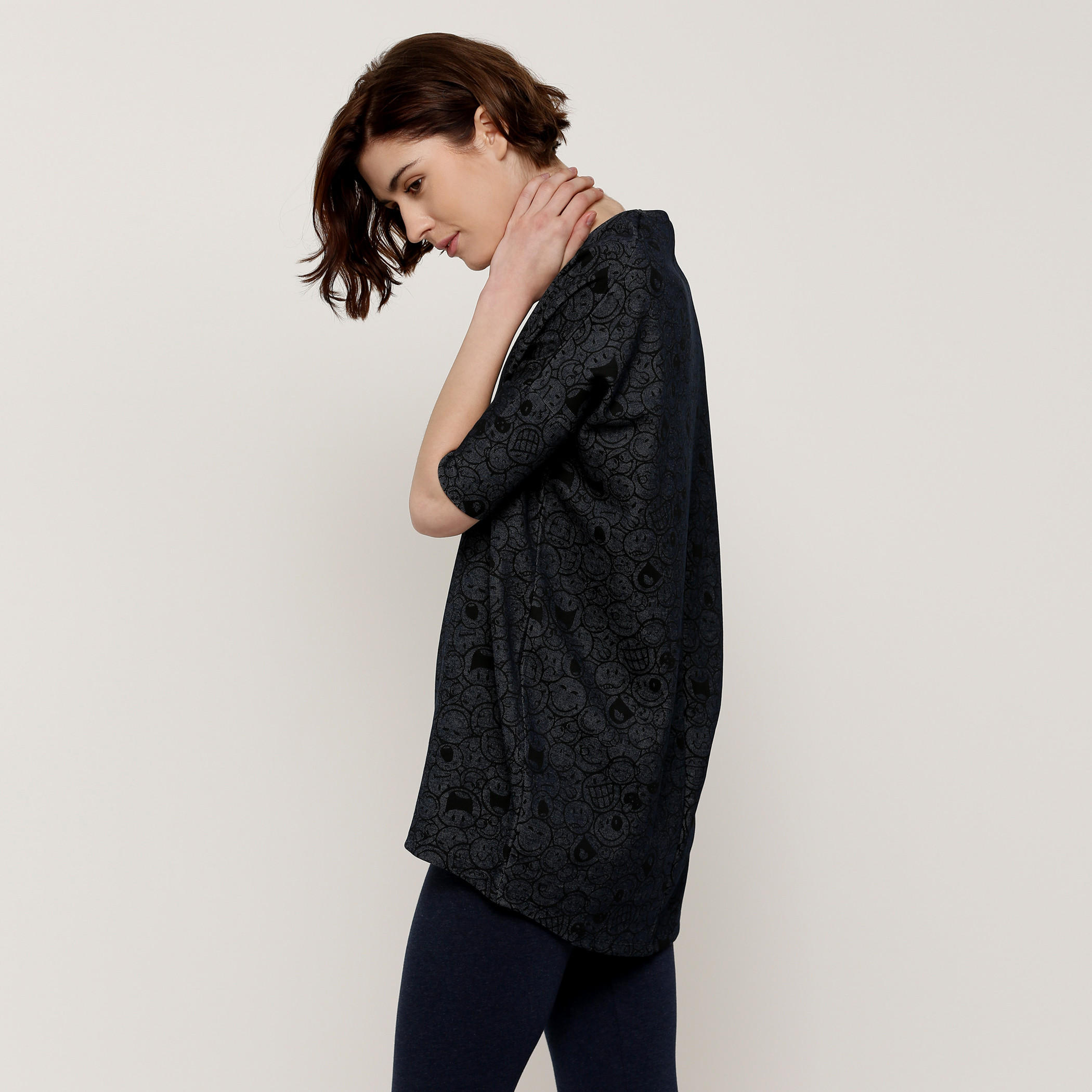 تونيك بياقة مستديرة وأكمام بطول 3/4 وطبعات سمايلي وورلد-women-clothing-shirtsandblouses-blouses-image-3