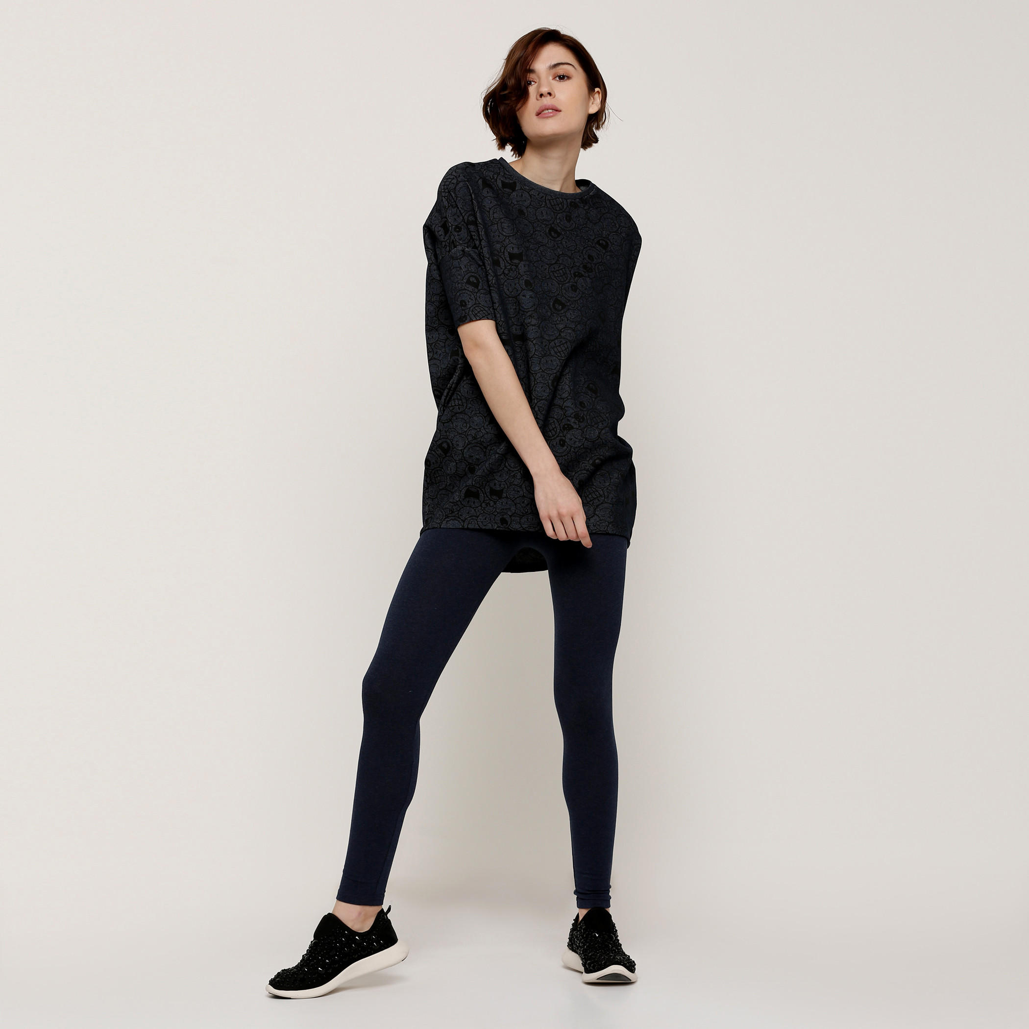 تونيك بياقة مستديرة وأكمام بطول 3/4 وطبعات سمايلي وورلد-women-clothing-shirtsandblouses-blouses-image-5