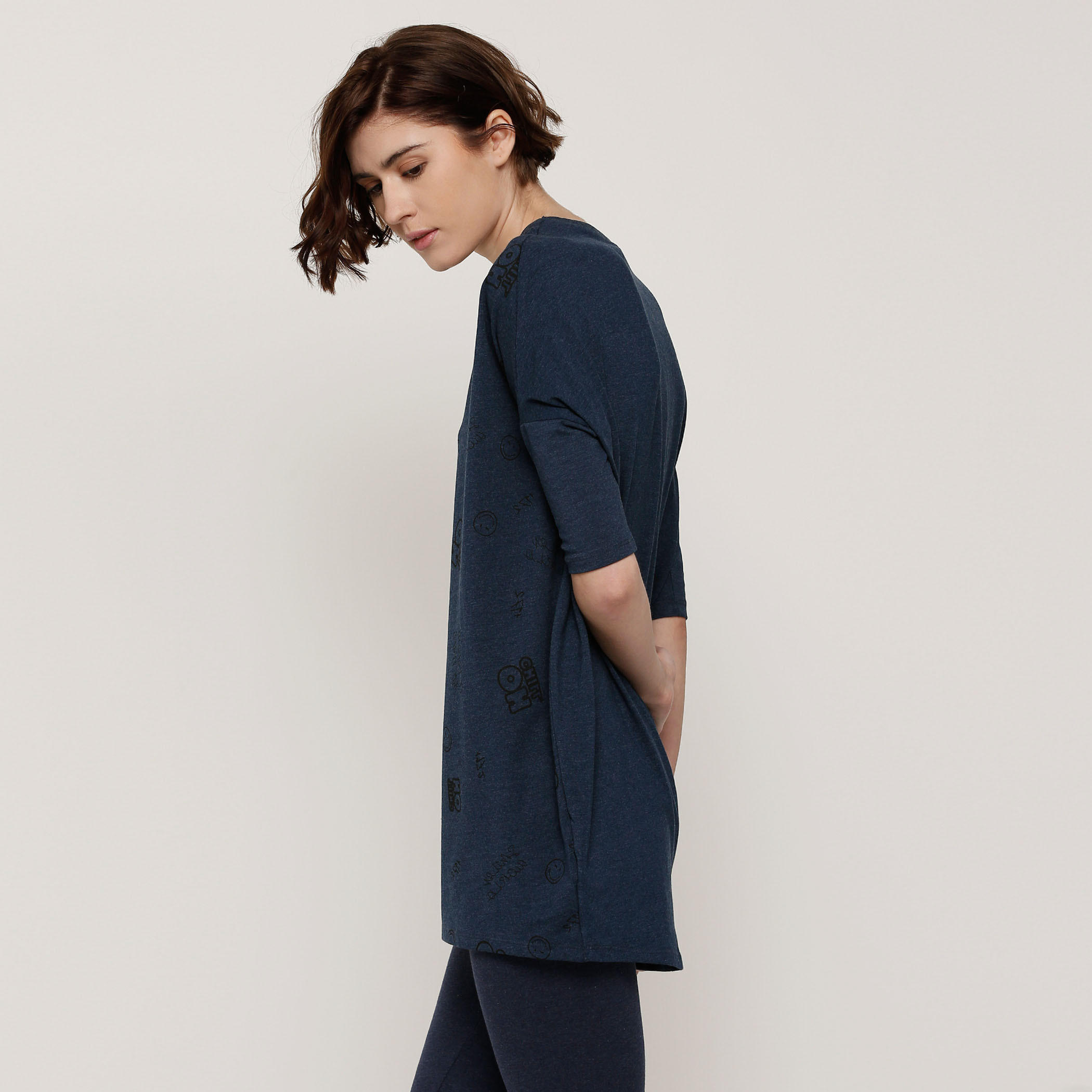 تونيك بياقة مستديرة وأكمام بطول 3/4 وطبعات سمايلي وورلد-women-clothing-shirtsandblouses-blouses-image-3