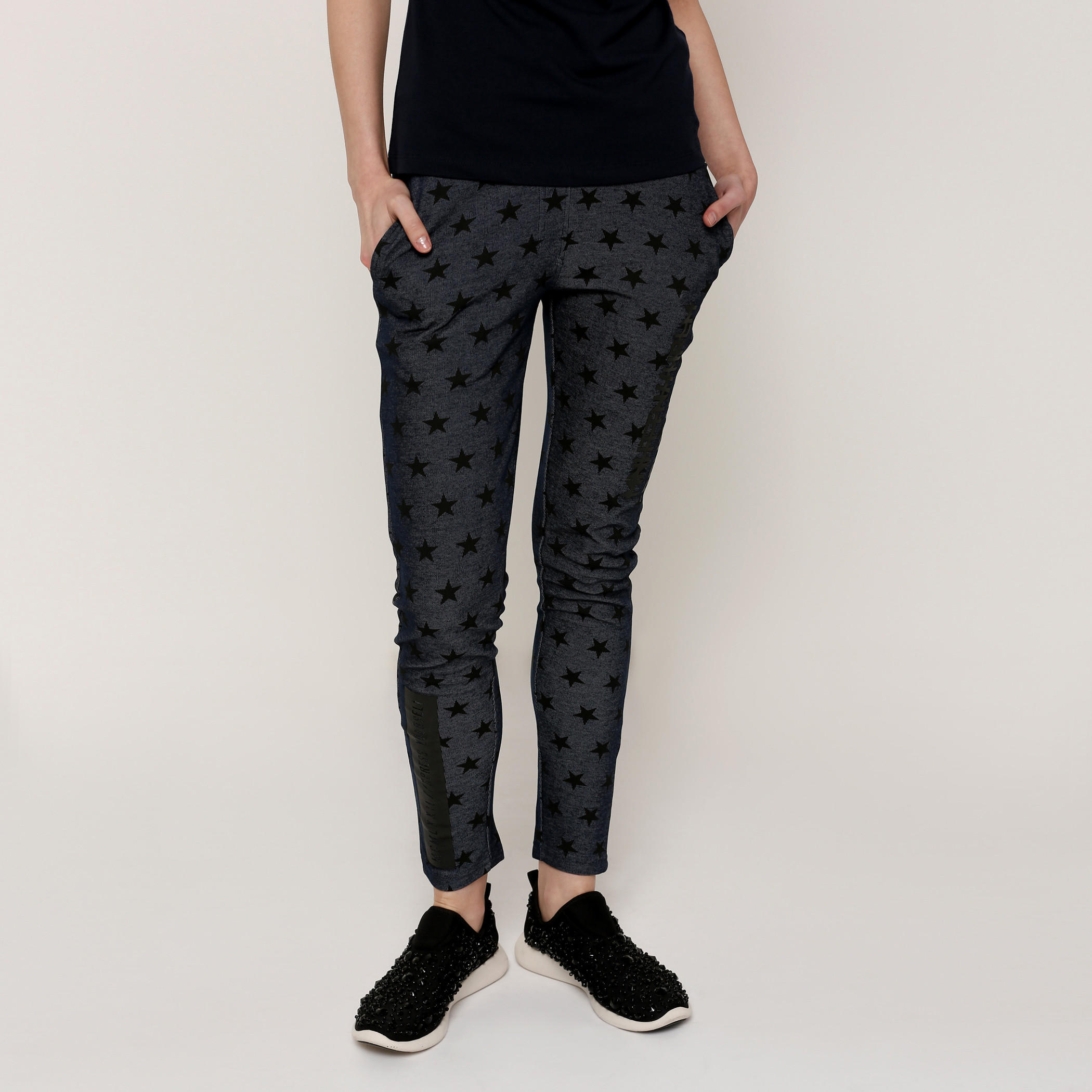 بنطال طويل بجيوب وطبعات سمايلي وورلد-women-clothing-bottoms-trousers-image-1