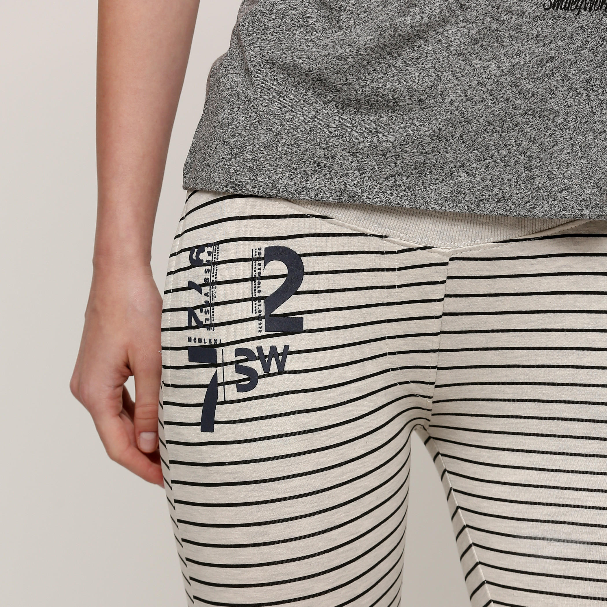 بنطال رياضي طويل بجيوب وطبعات سمايلي وورلد-women-clothing-bottoms-joggers-image-4