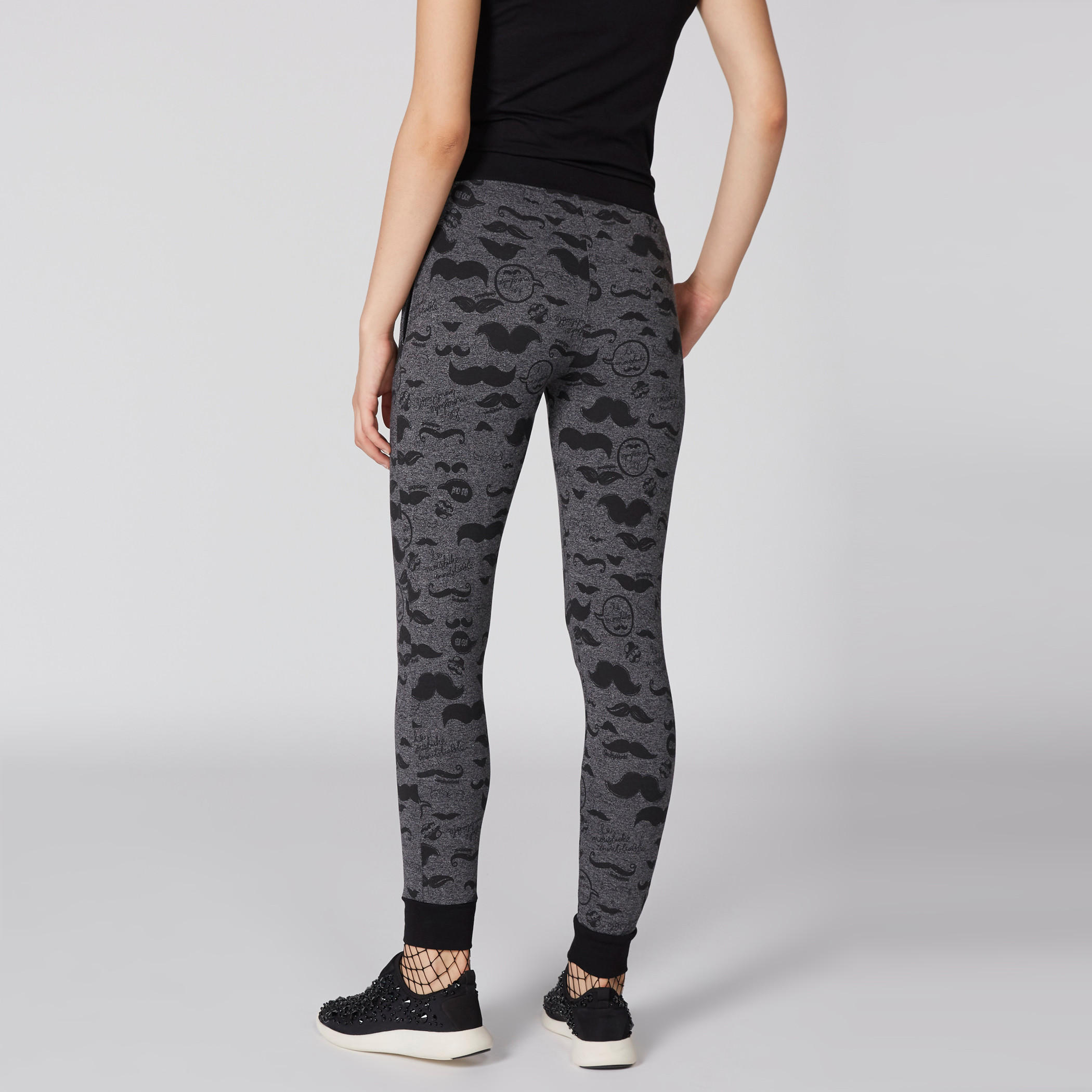 بنطال رياضي بخصر مطّاطي وطبعات سمايلي وورلد-women-clothing-bottoms-joggers-image-4
