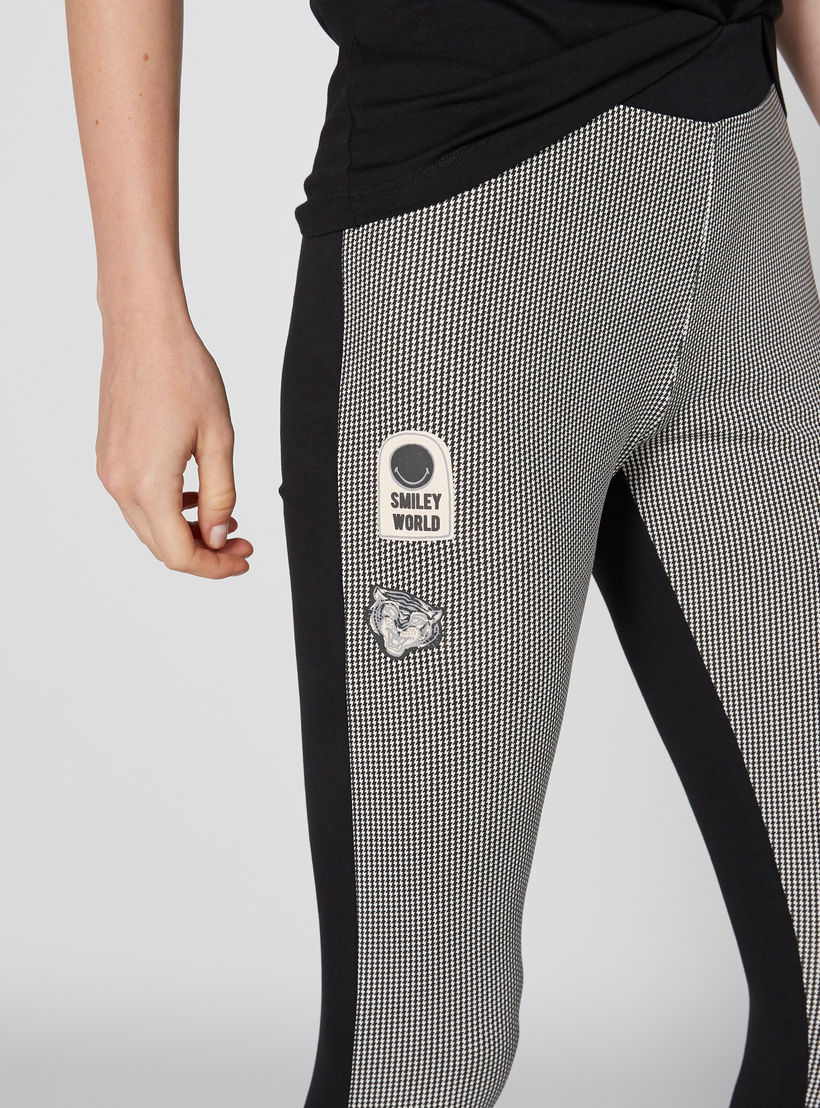 بنطال كاروهات طويل بخصر مطاطي من سمايلي وورلد-women-clothing-bottoms-leggings-image-4