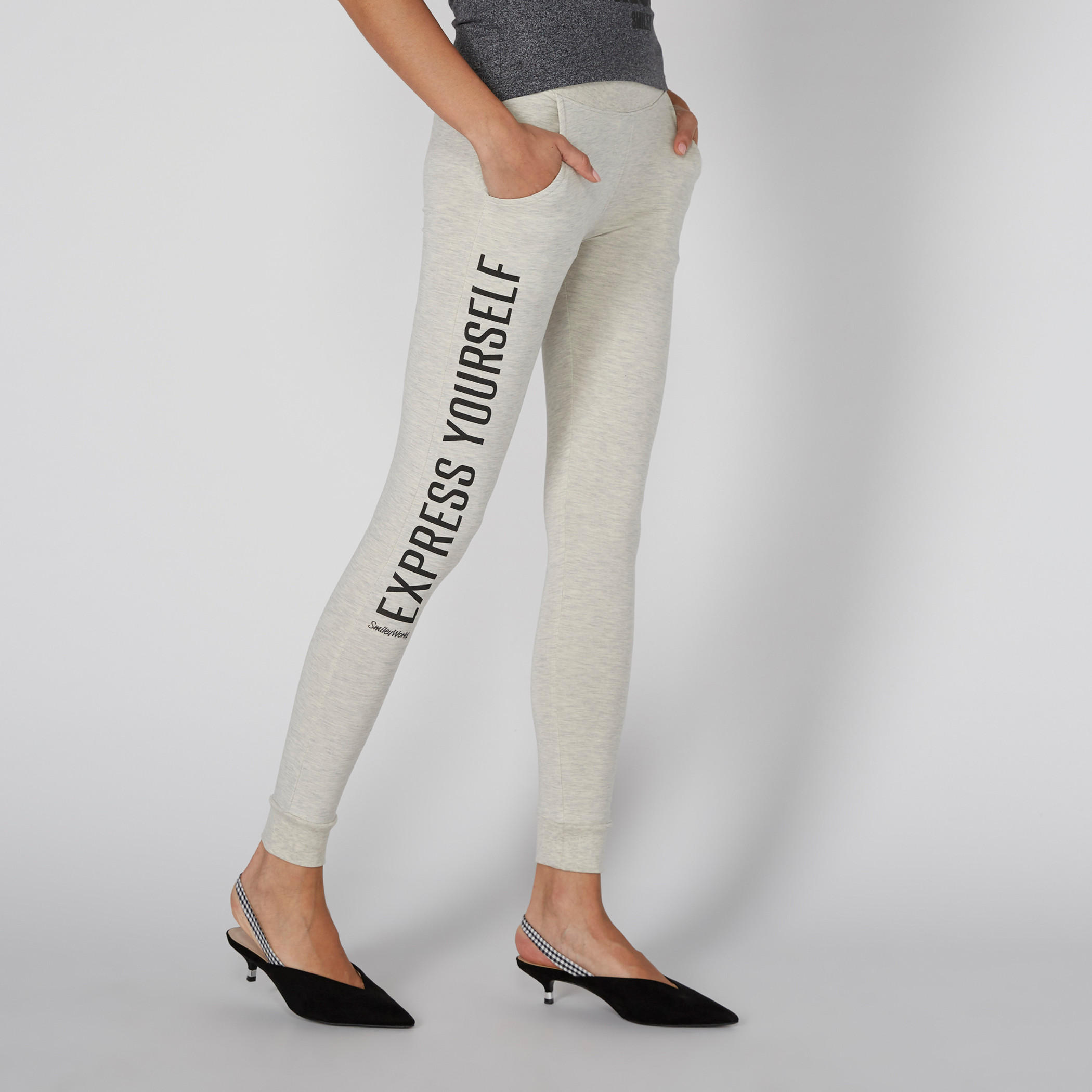 بنطال رياضي ميلانج بطبعات سمايلي وورلد-women-clothing-bottoms-joggers-image-2