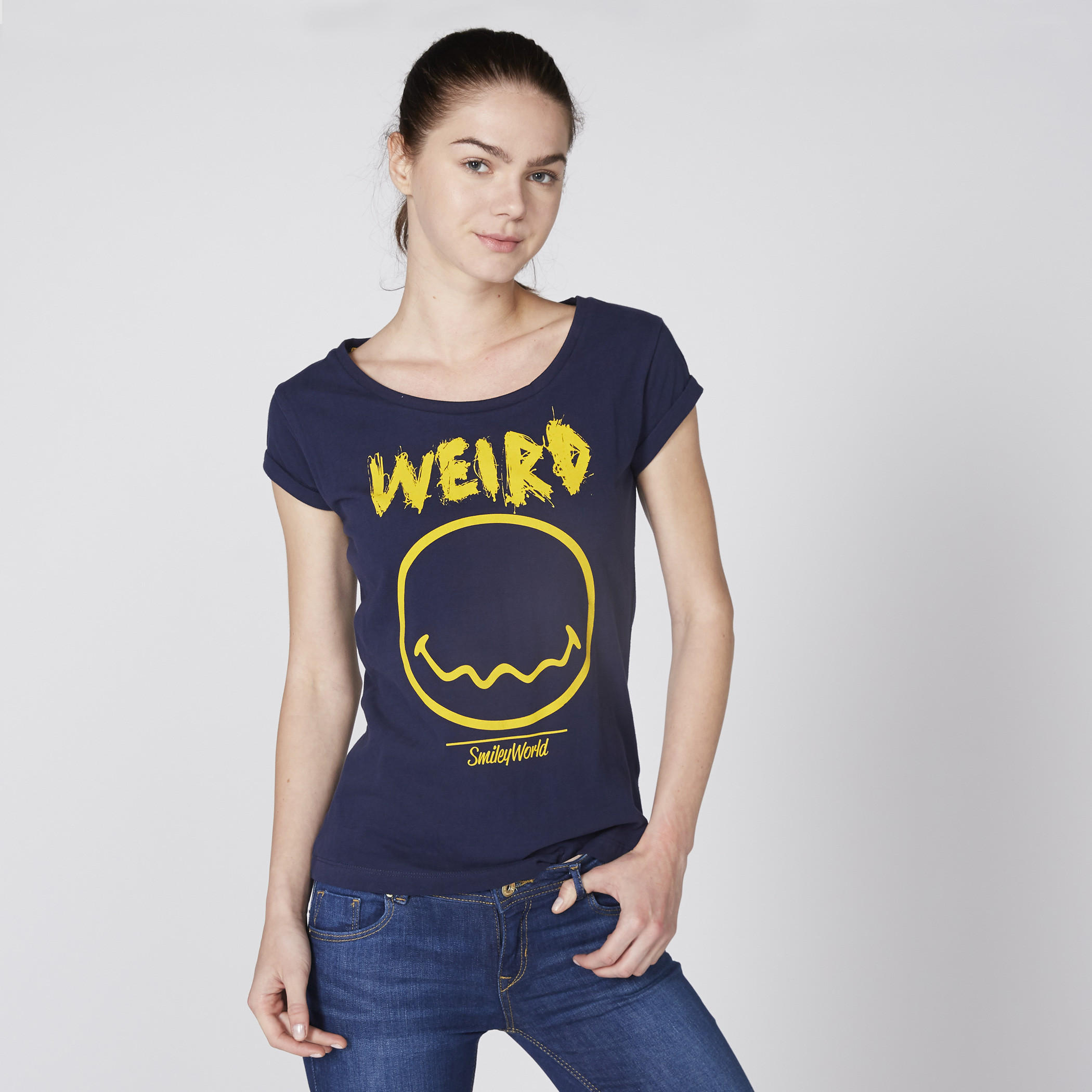 تيشيرت بياقة مستديرة وأكمام كاب وطبعات سمايلي وورلد-women-clothing-tshirts-image-2