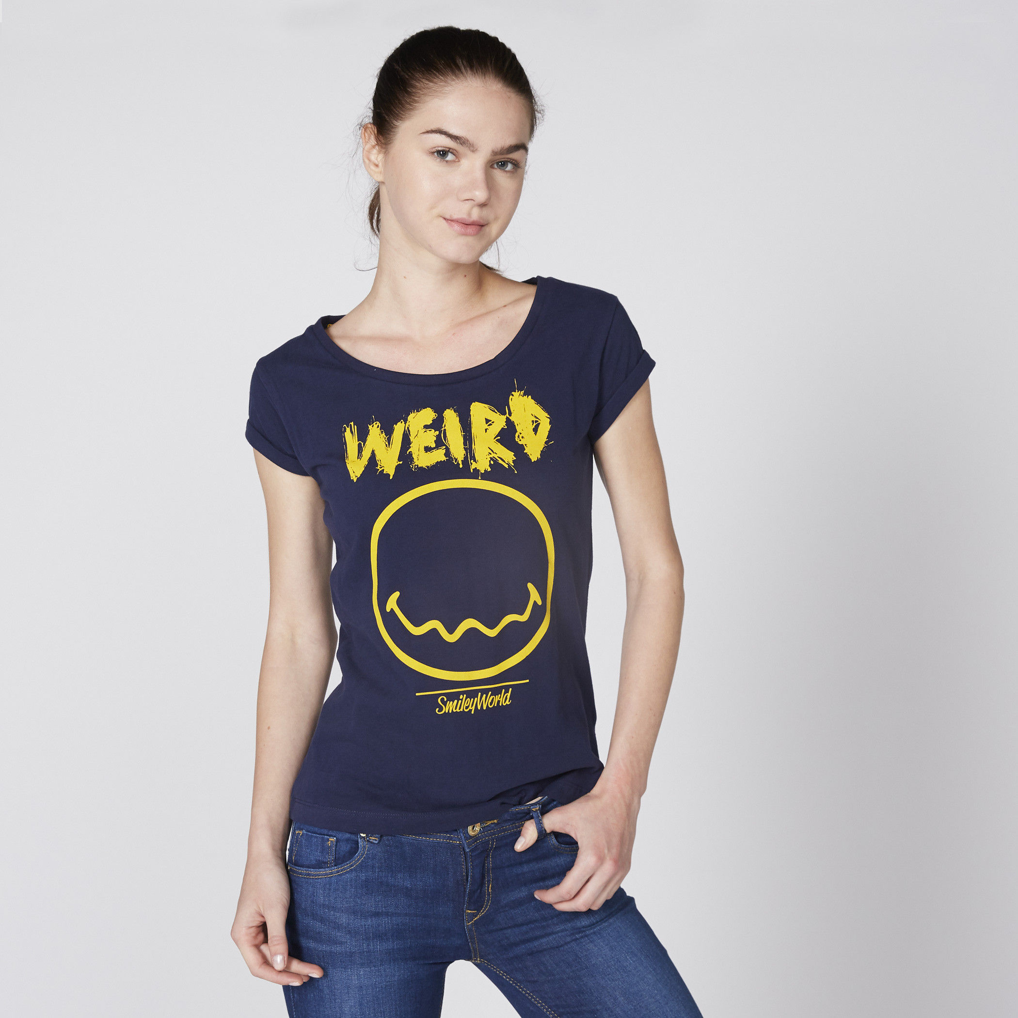 تيشيرت بياقة مستديرة وأكمام كاب وطبعات سمايلي وورلد-women-clothing-tshirts-image-2