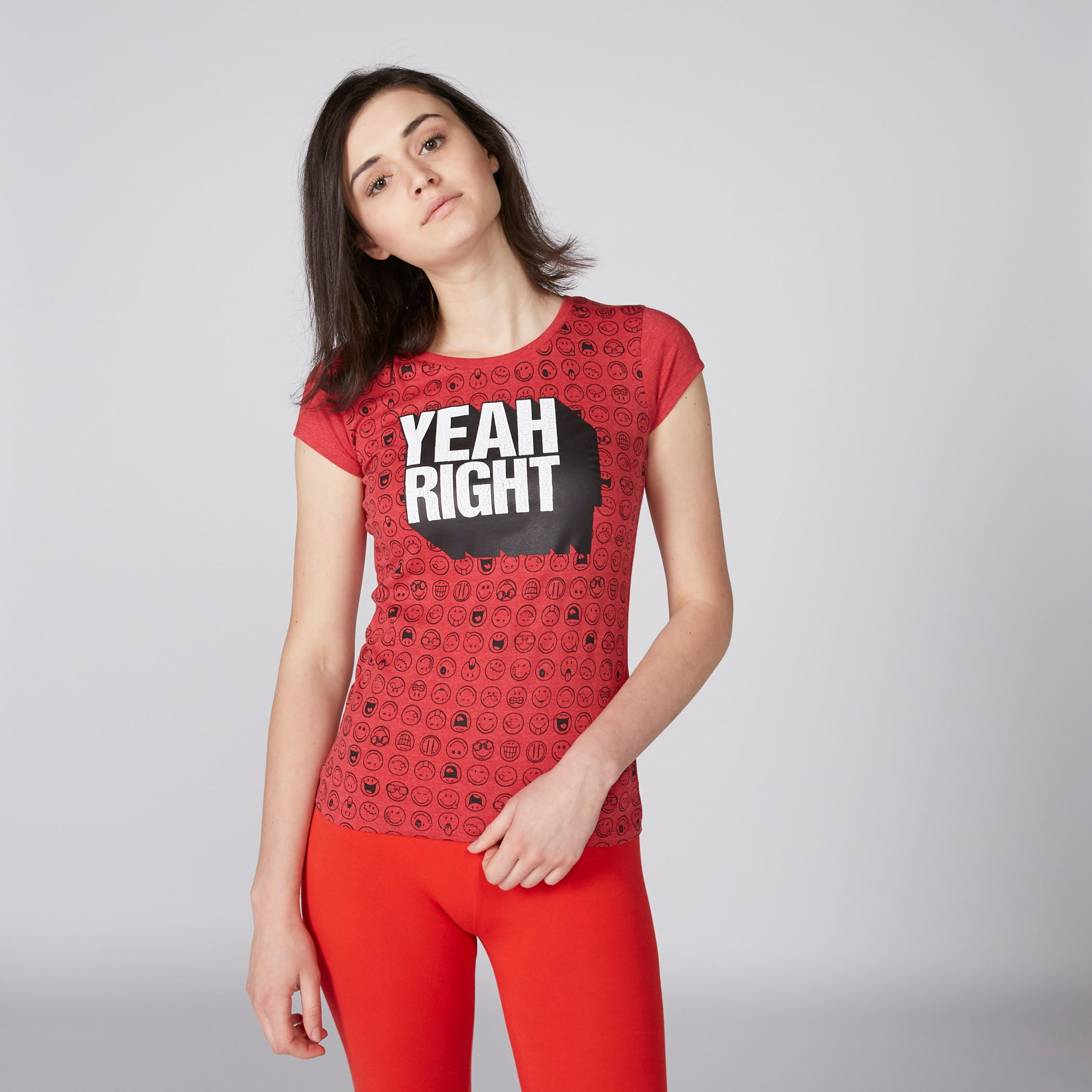 تيشيرت بأكمام كاب وطبعات سمايلي وورلد-women-clothing-tshirts-image-1