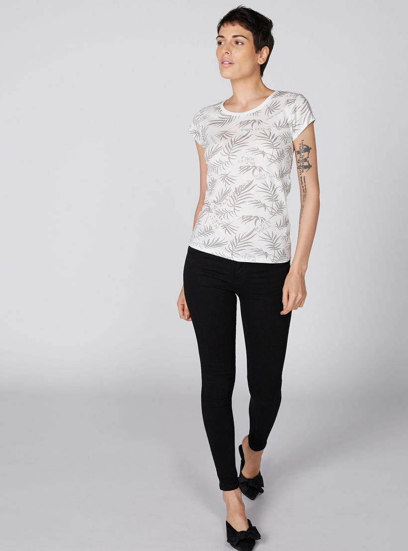 تيشيرت بياقة مستديرة وأكمام كاب وطبعات سمايلي وورلد-women-clothing-tshirts-image-3