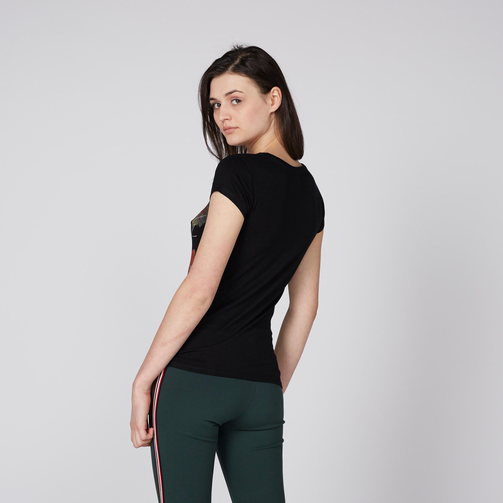 تيشيرت بياقة مستديرة وأكمام كاب وطبعات سمايلي وورلد-women-clothing-tshirts-image-2
