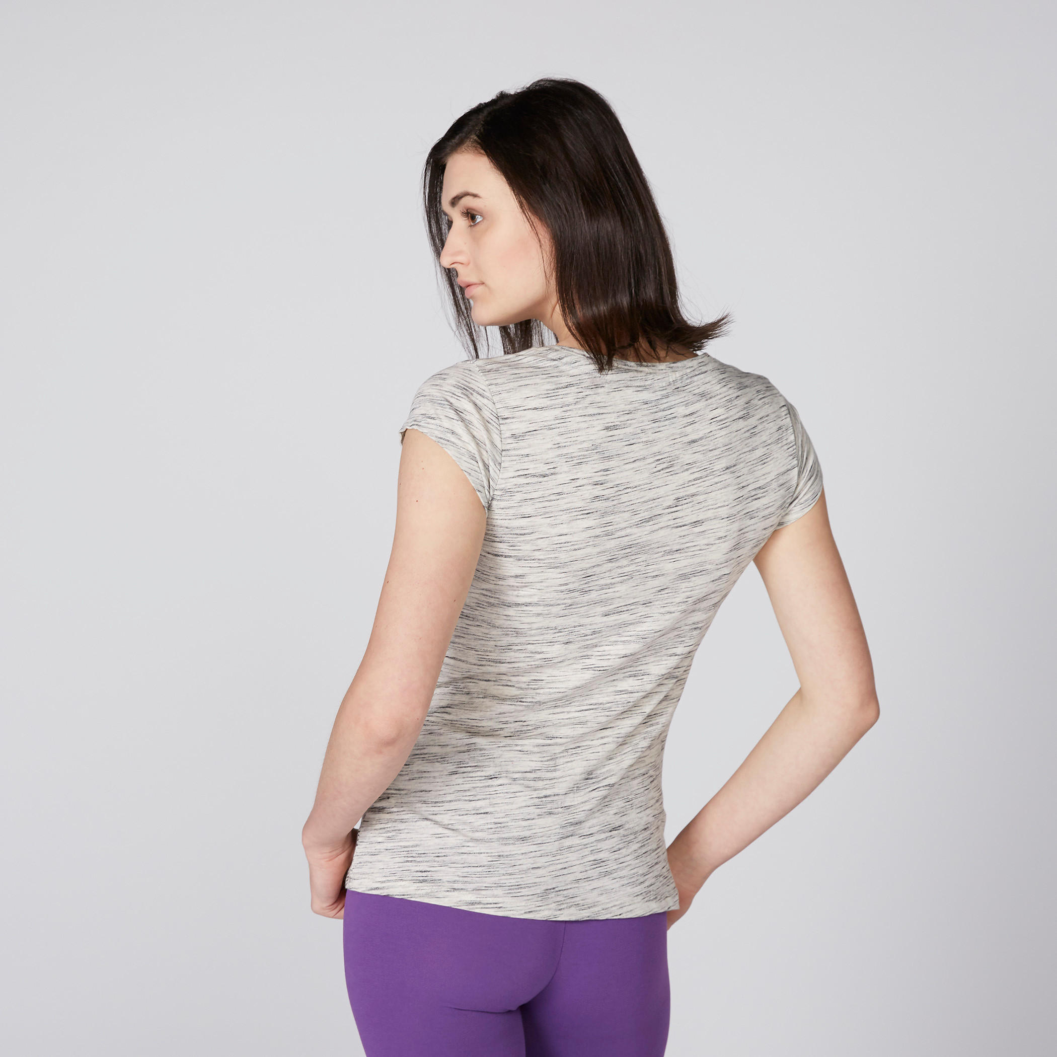 تيشيرت بياقة مستديرة وأكمام كاب وطبعات سمايلي وورلد-women-clothing-tshirts-image-2