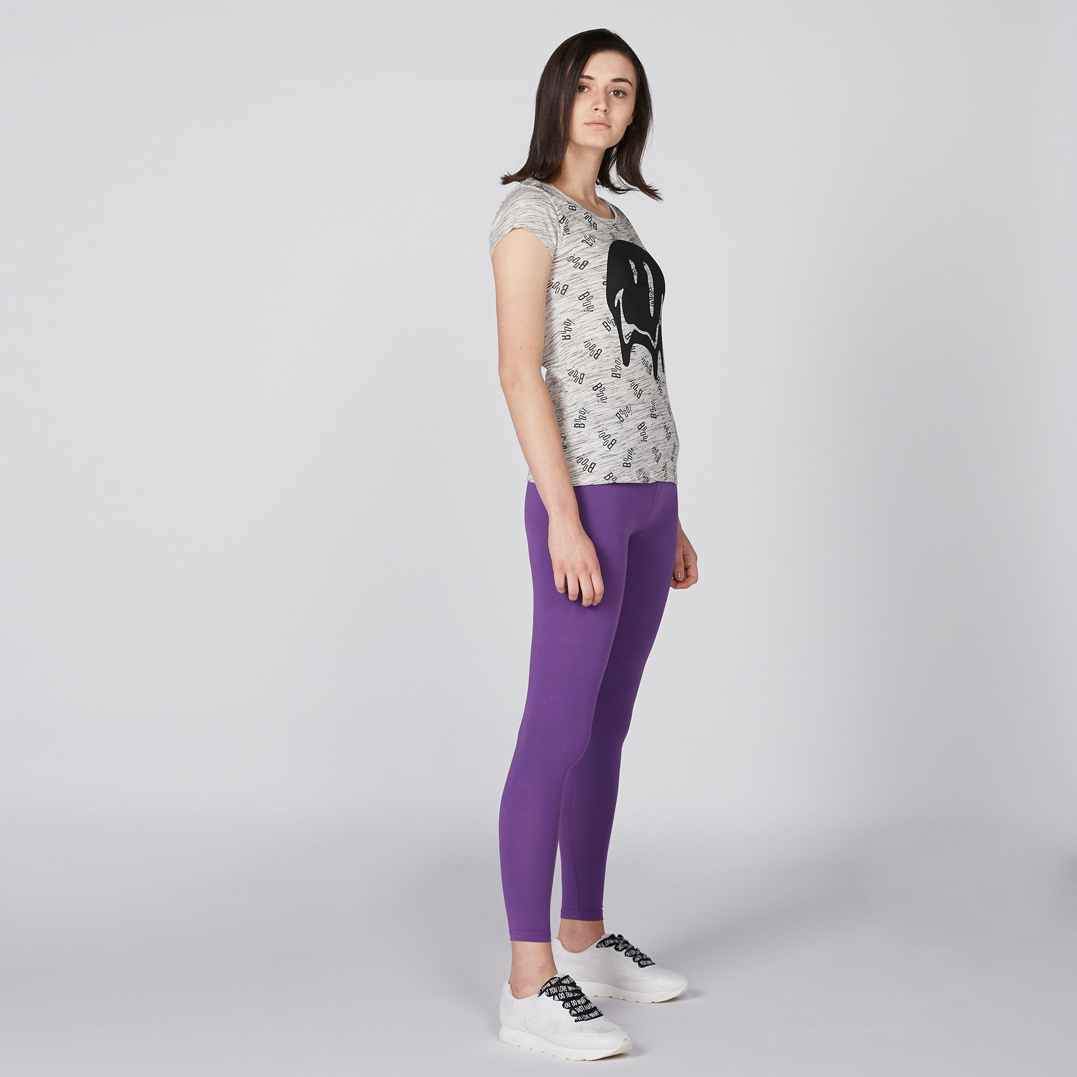 تيشيرت بياقة مستديرة وأكمام كاب وطبعات سمايلي وورلد-women-clothing-tshirts-image-3