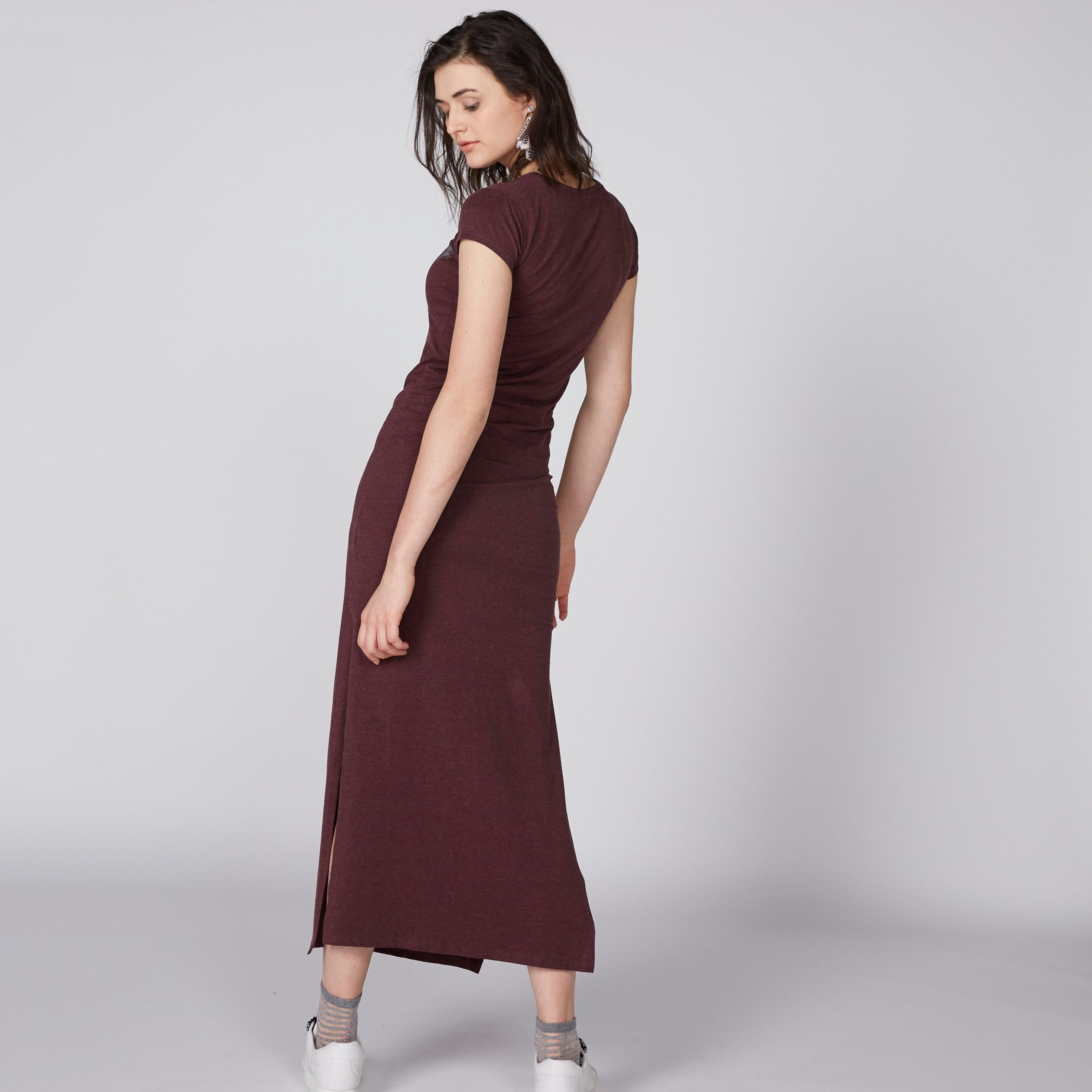 فستان طويل بأكمام كاب وفتحة جانبية وطبعات سمايلي وورلد-women-clothing-dresses-image-4
