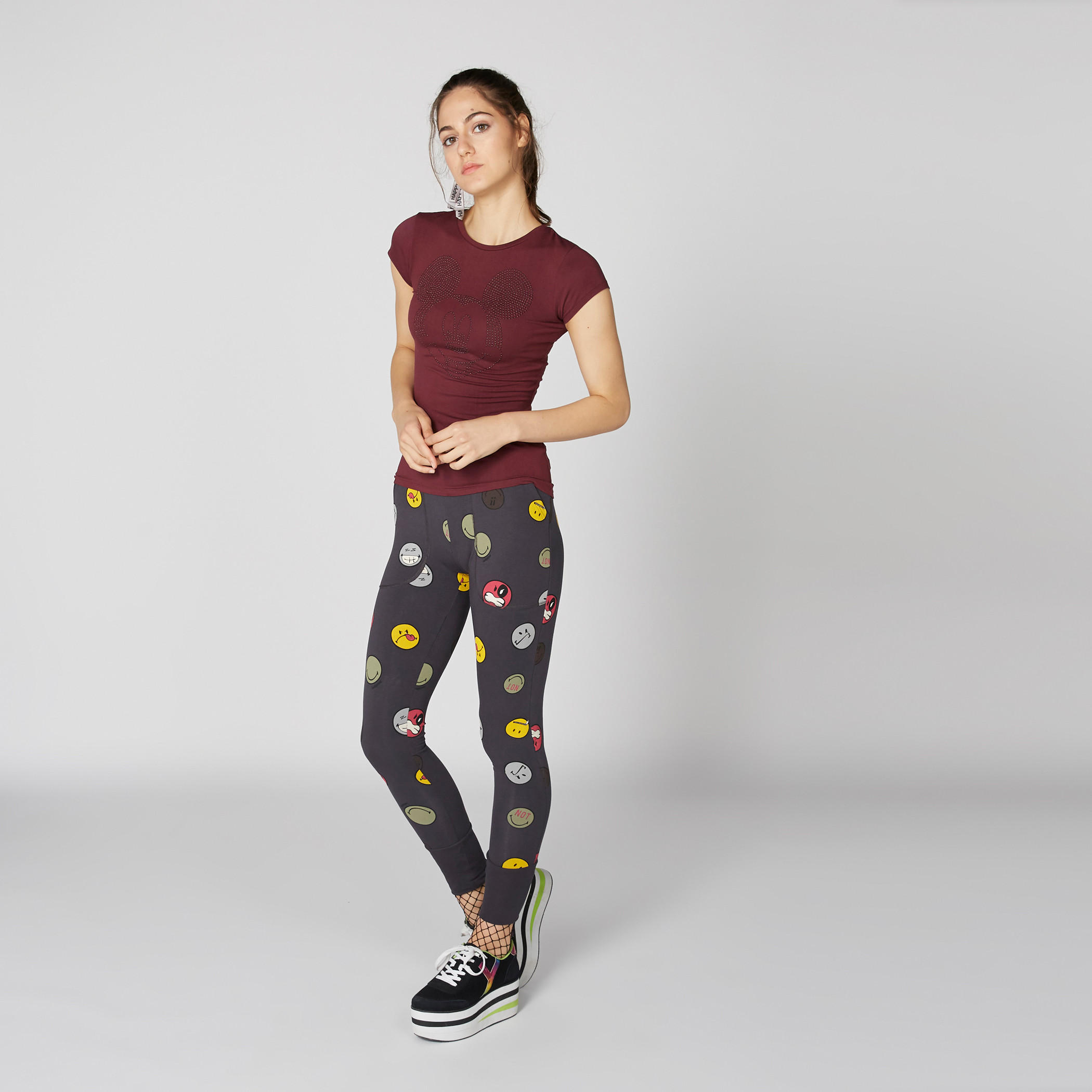 بنطال رياضي بطبعات سمايلي وورلد-women-clothing-bottoms-joggers-image-1